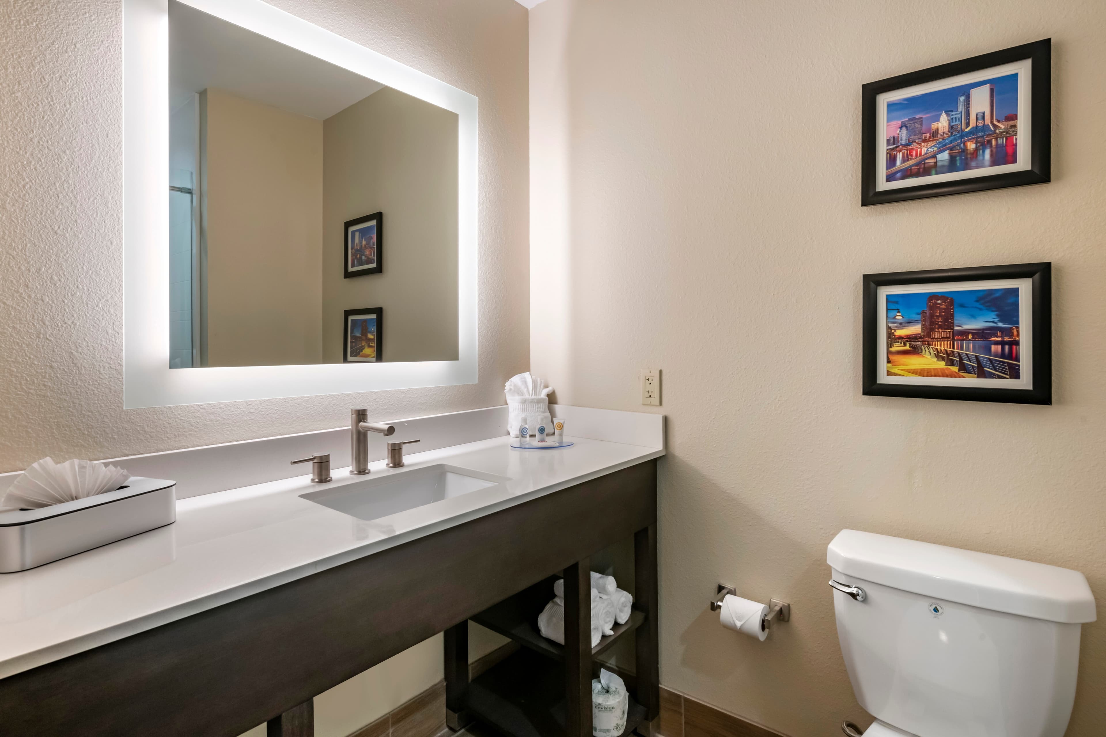 Comfort Inn & Suites Jacksonville - Orange Park Near Naval Air Station — 33
