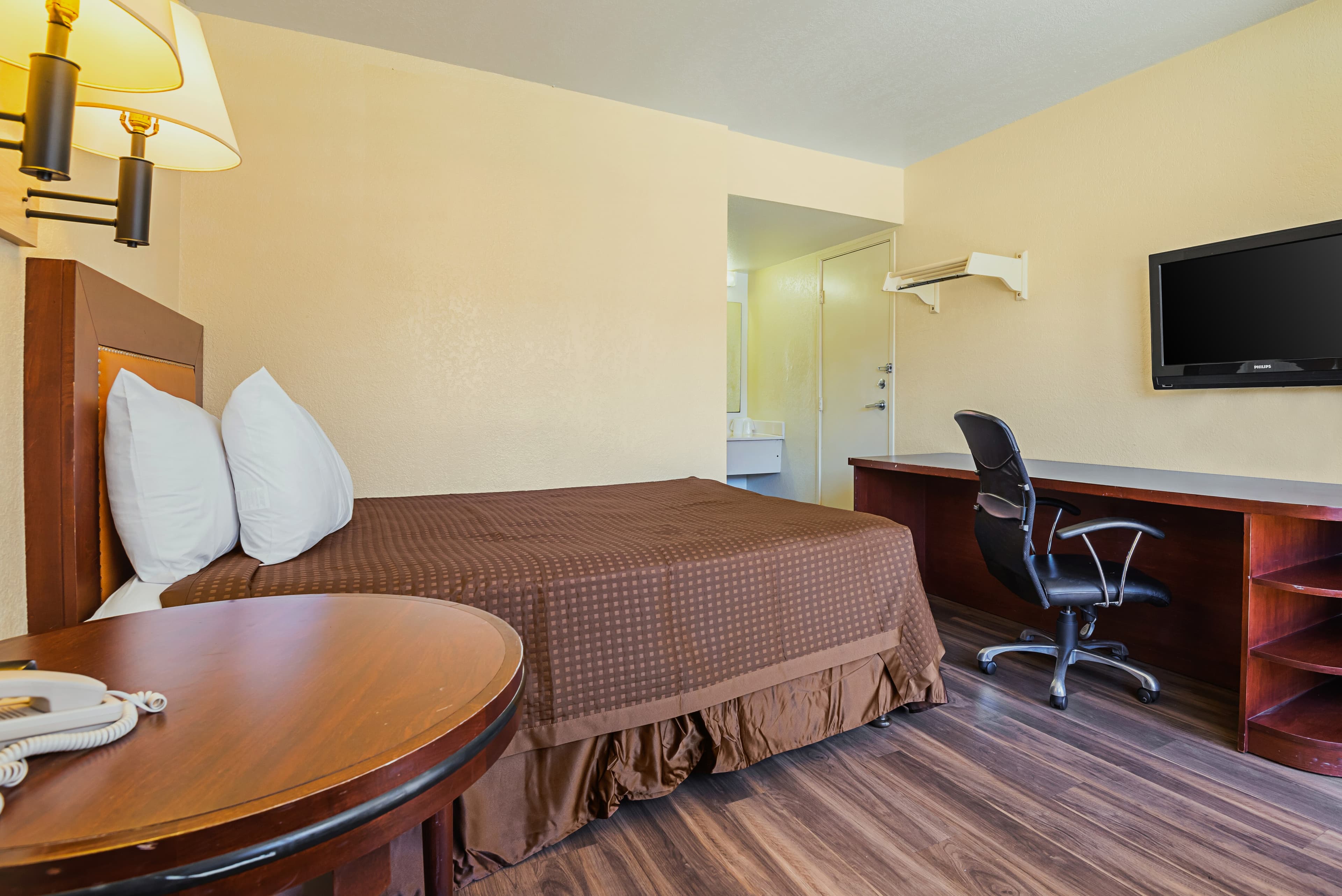 Rodeway Inn Kissimmee Maingate West - Image 3
