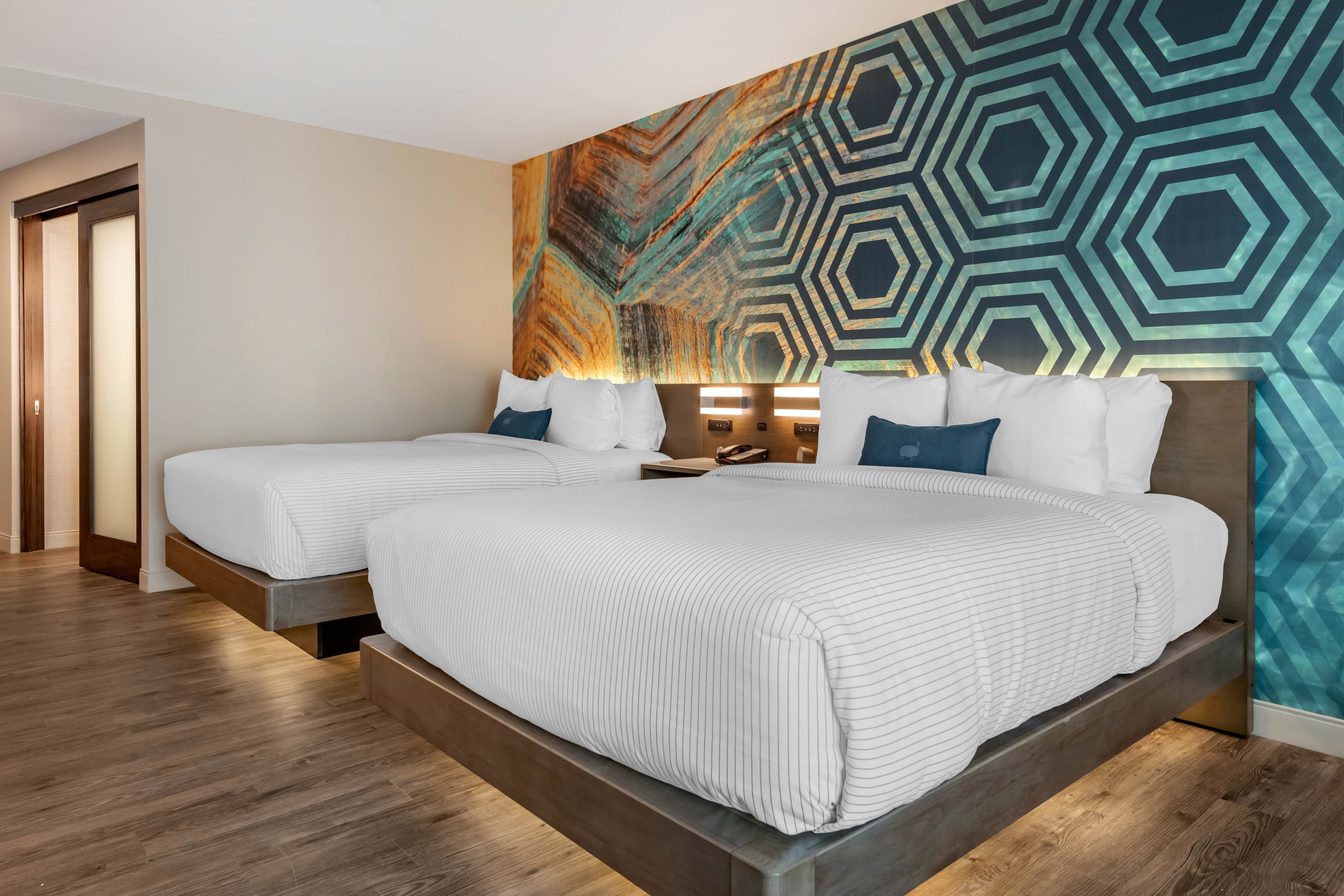 Cambria Hotel St. Petersburg-Madeira Beach Marina — 8