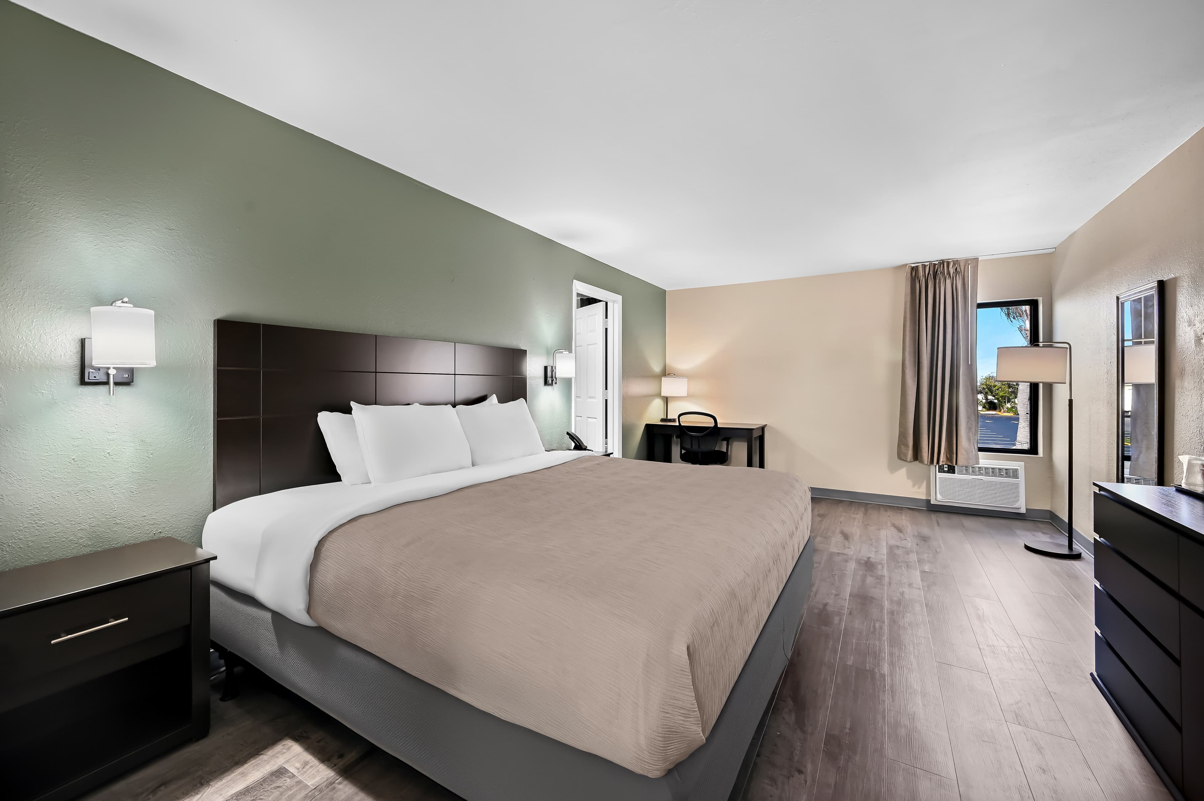 Quality Inn Fort Myers Cape Coral — 12