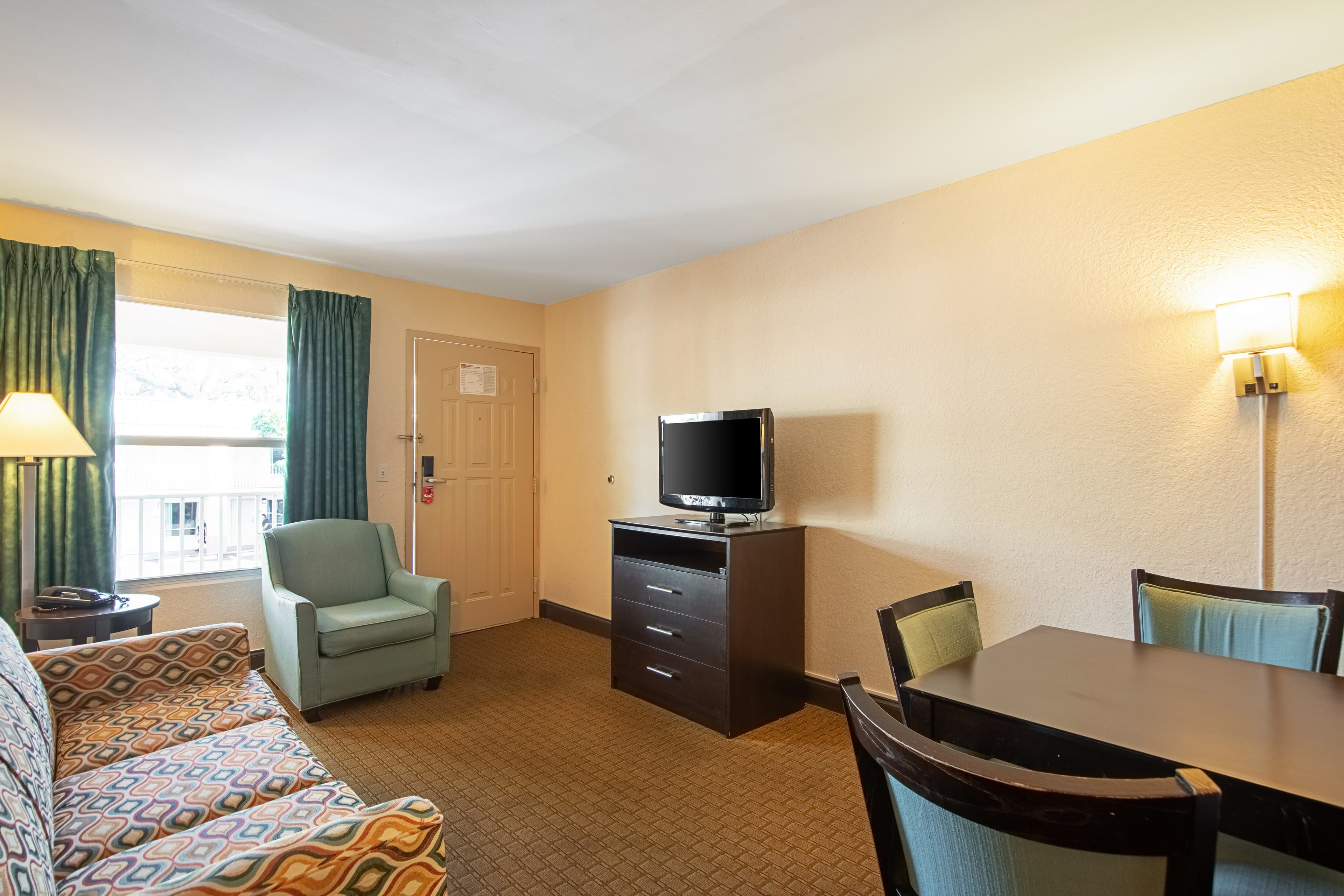 Econo Lodge Inn & Suites Clearwater Central — 33