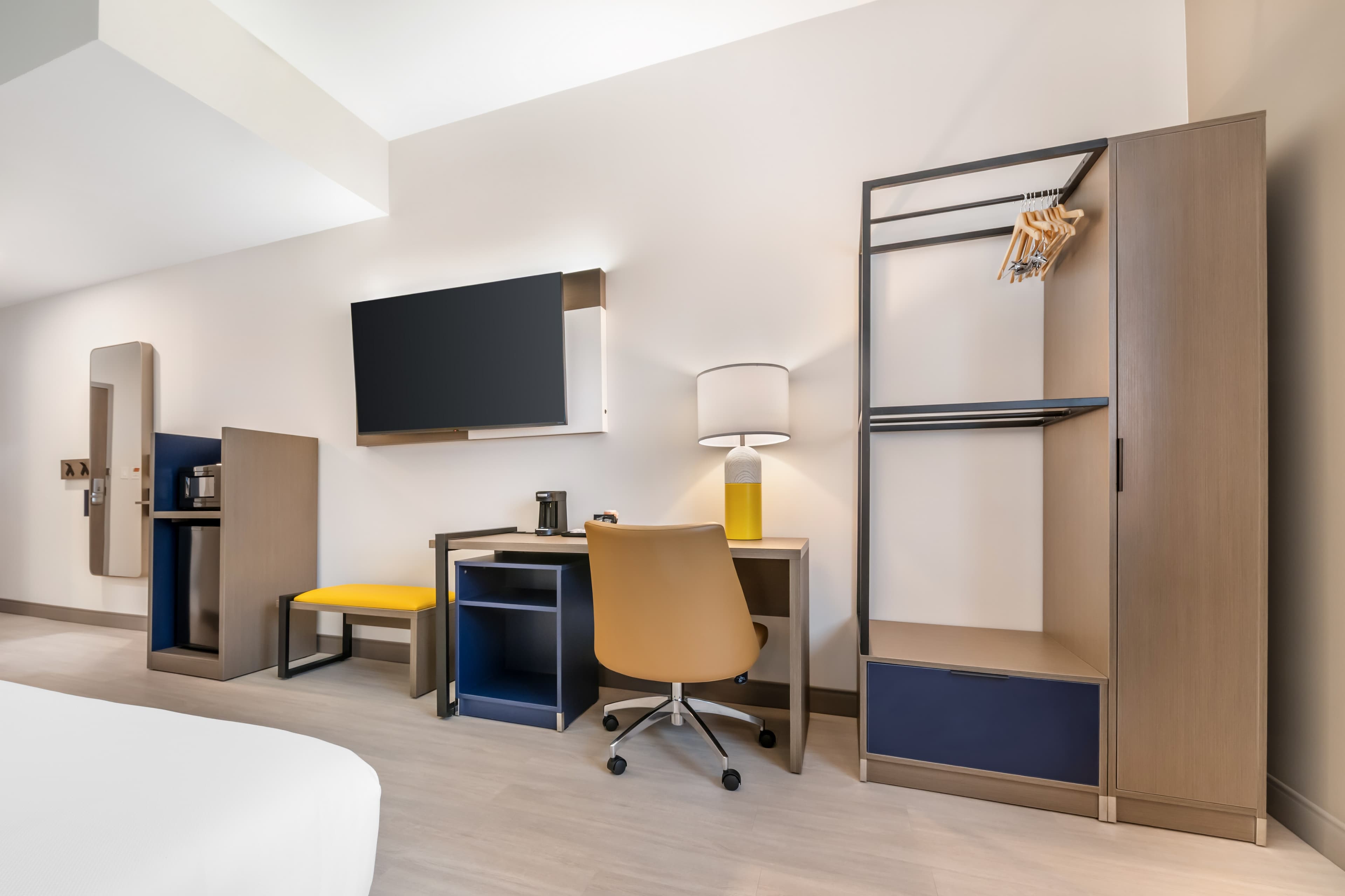 Comfort Inn & Suites Orlando Sanford Airport - Image 3