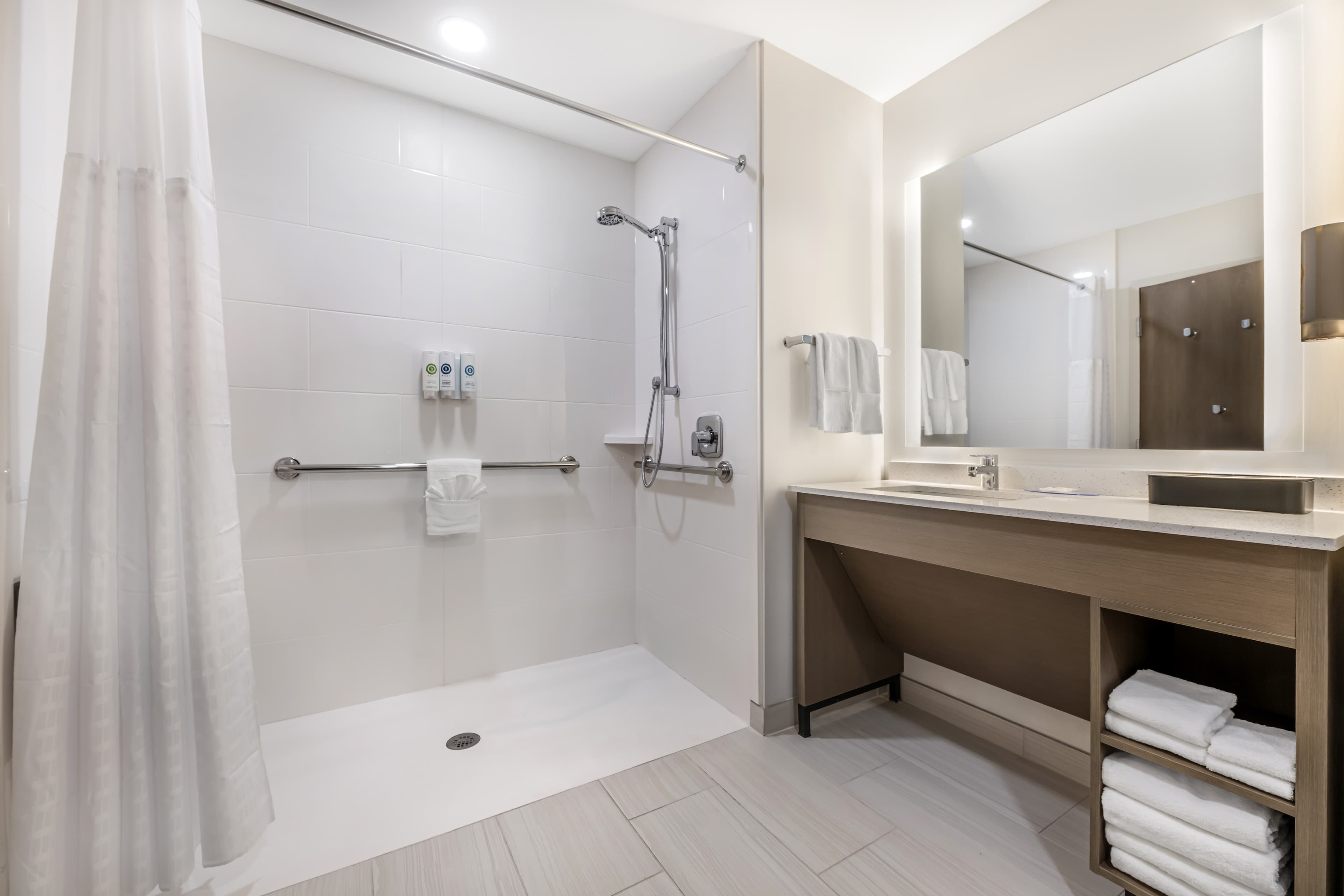 Comfort Inn & Suites Orlando Sanford Airport — 9