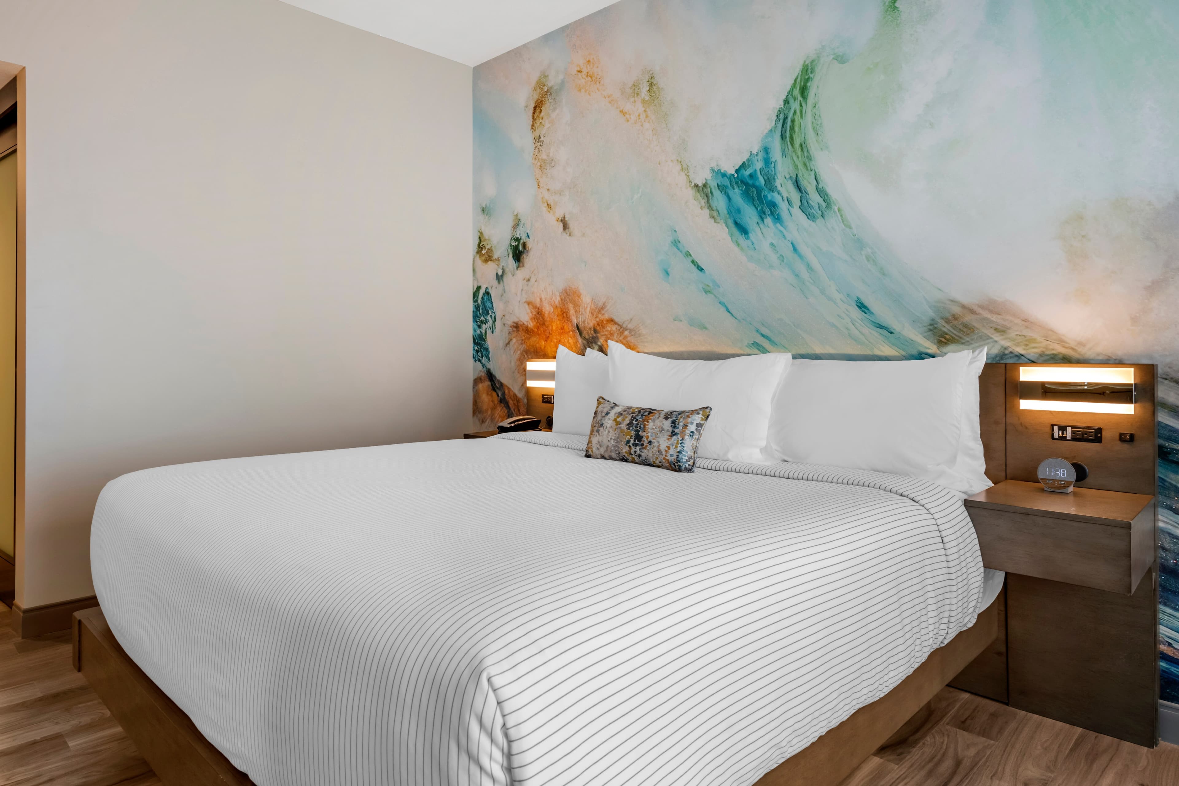 Cambria Hotel Orlando Airport - Image 4