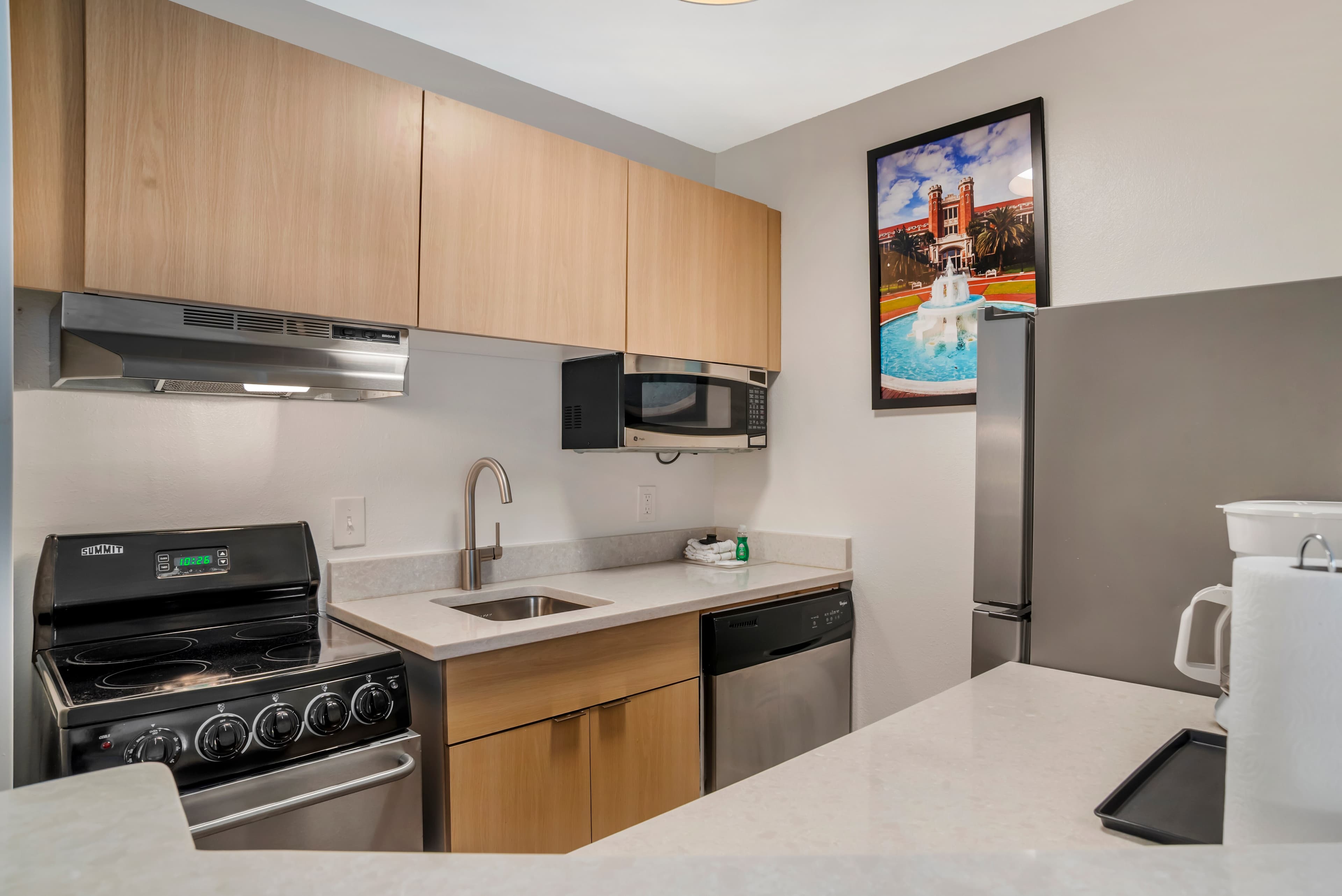 Alluxsuites at 1876, an Ascend Collection Hotel - Image 3