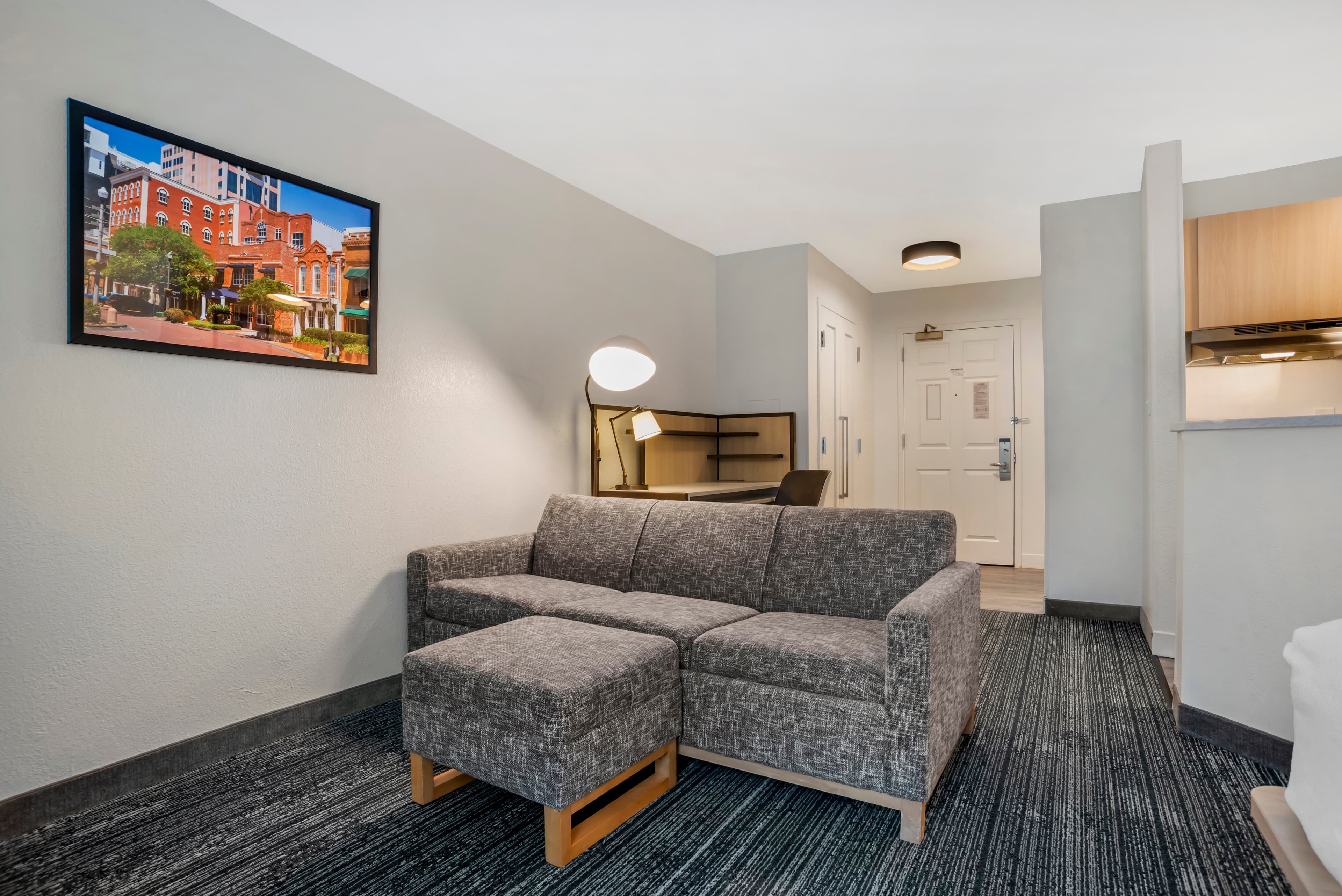 Alluxsuites at 1876, an Ascend Collection Hotel - Image 4