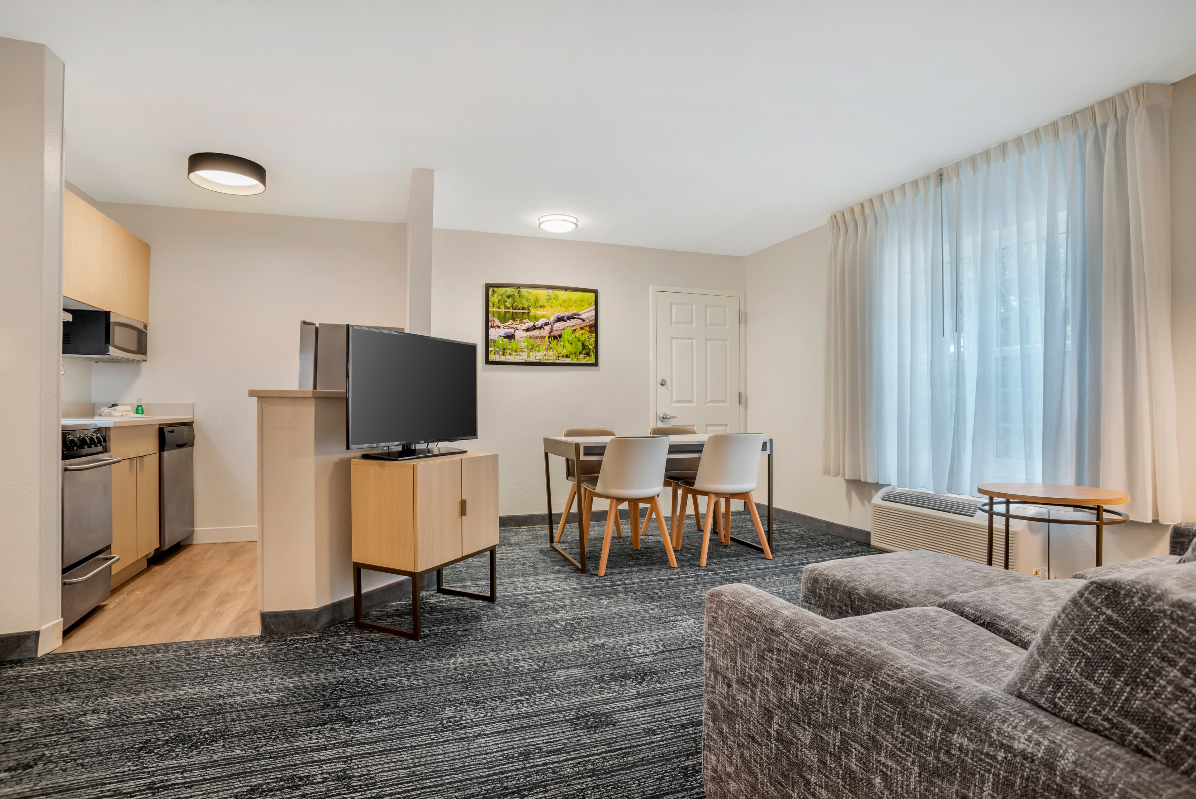 Alluxsuites at 1876, an Ascend Collection Hotel — 12