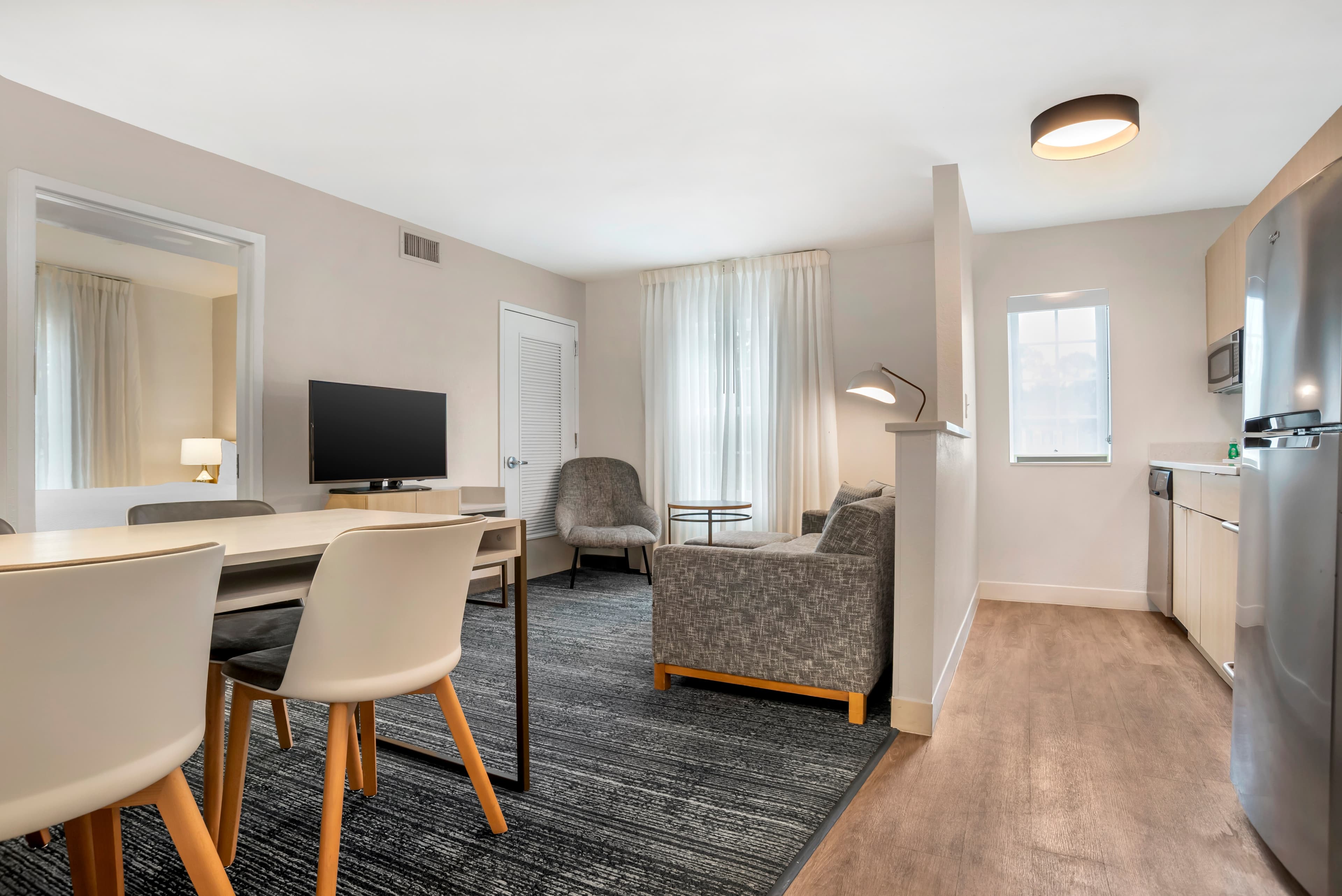Alluxsuites at 1876, an Ascend Collection Hotel — 16