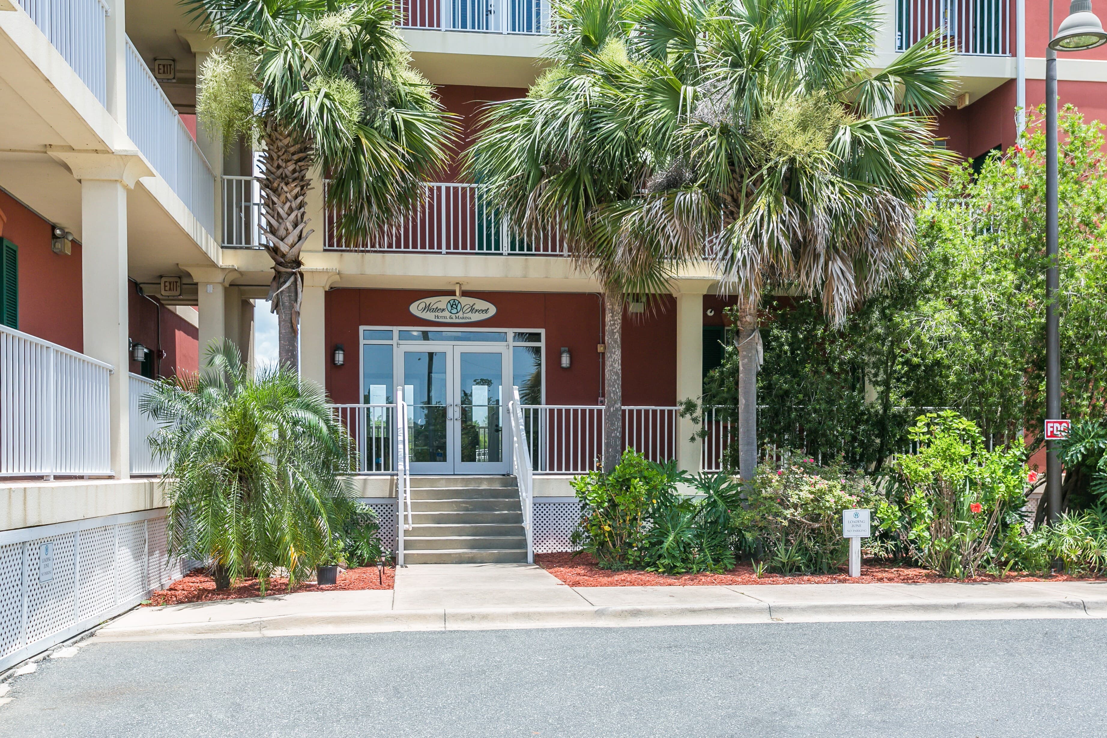 Water Street Hotel & Marina, an Ascend Collection Hotel - Image 1