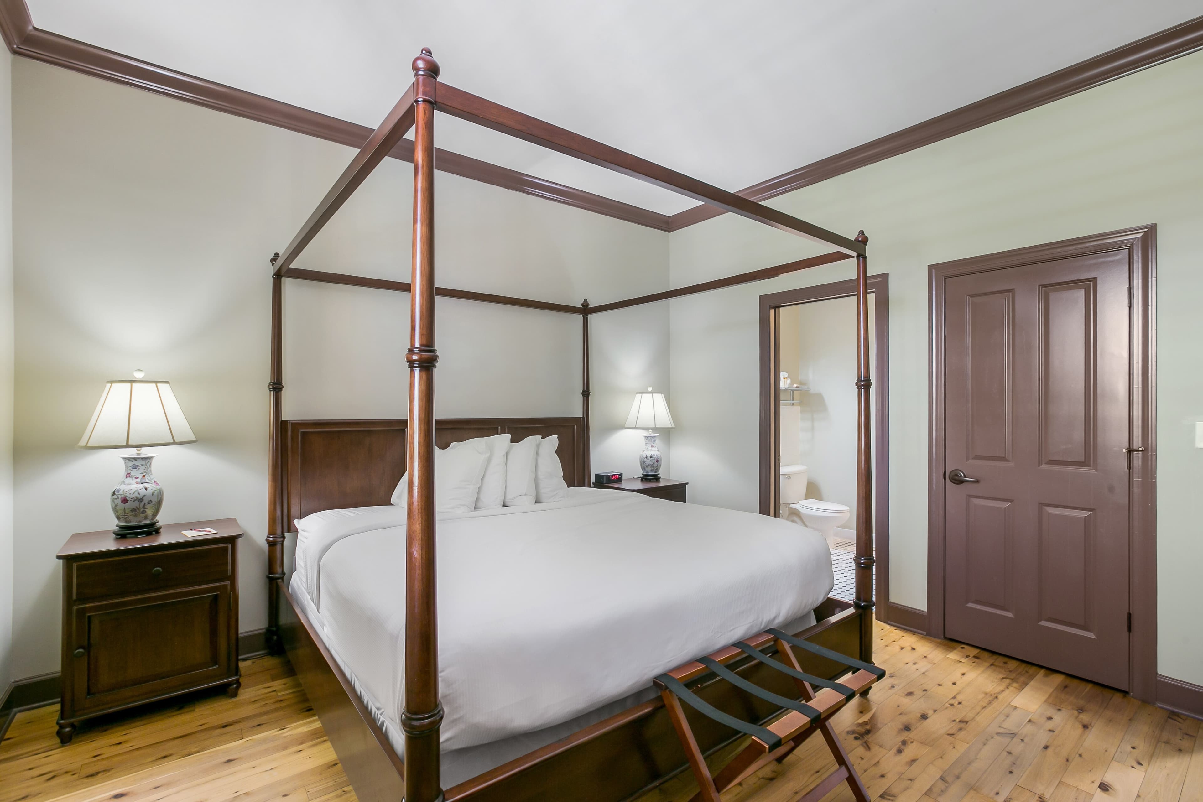 Water Street Hotel & Marina, an Ascend Collection Hotel - Image 2