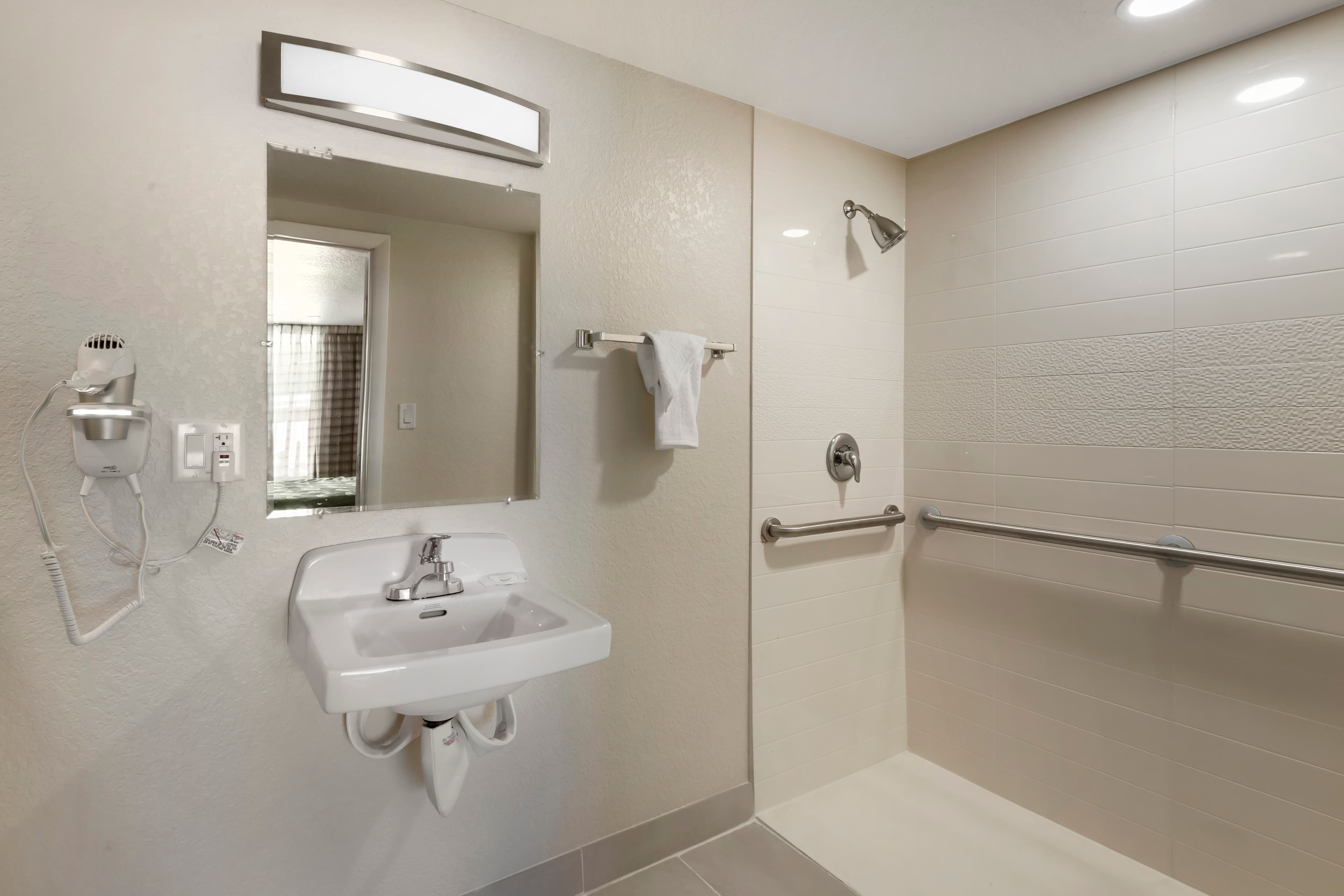 Quality Inn Saint Petersburg North-Tampa Bay — 13