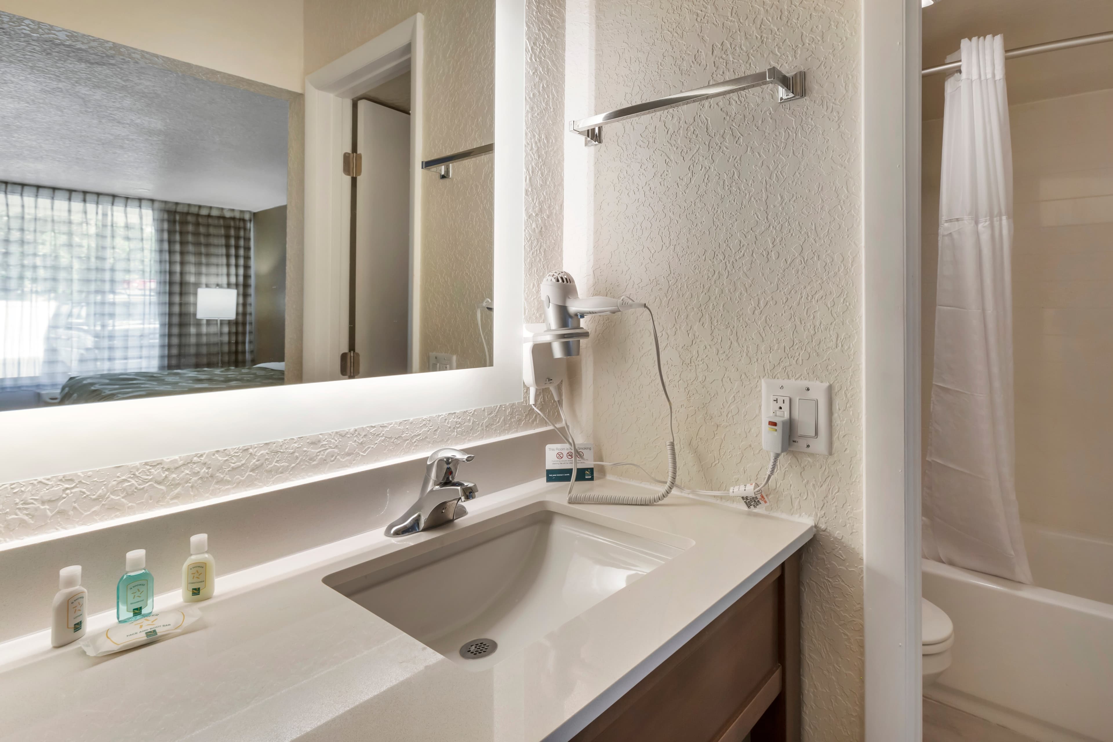 Quality Inn Saint Petersburg North-Tampa Bay — 25