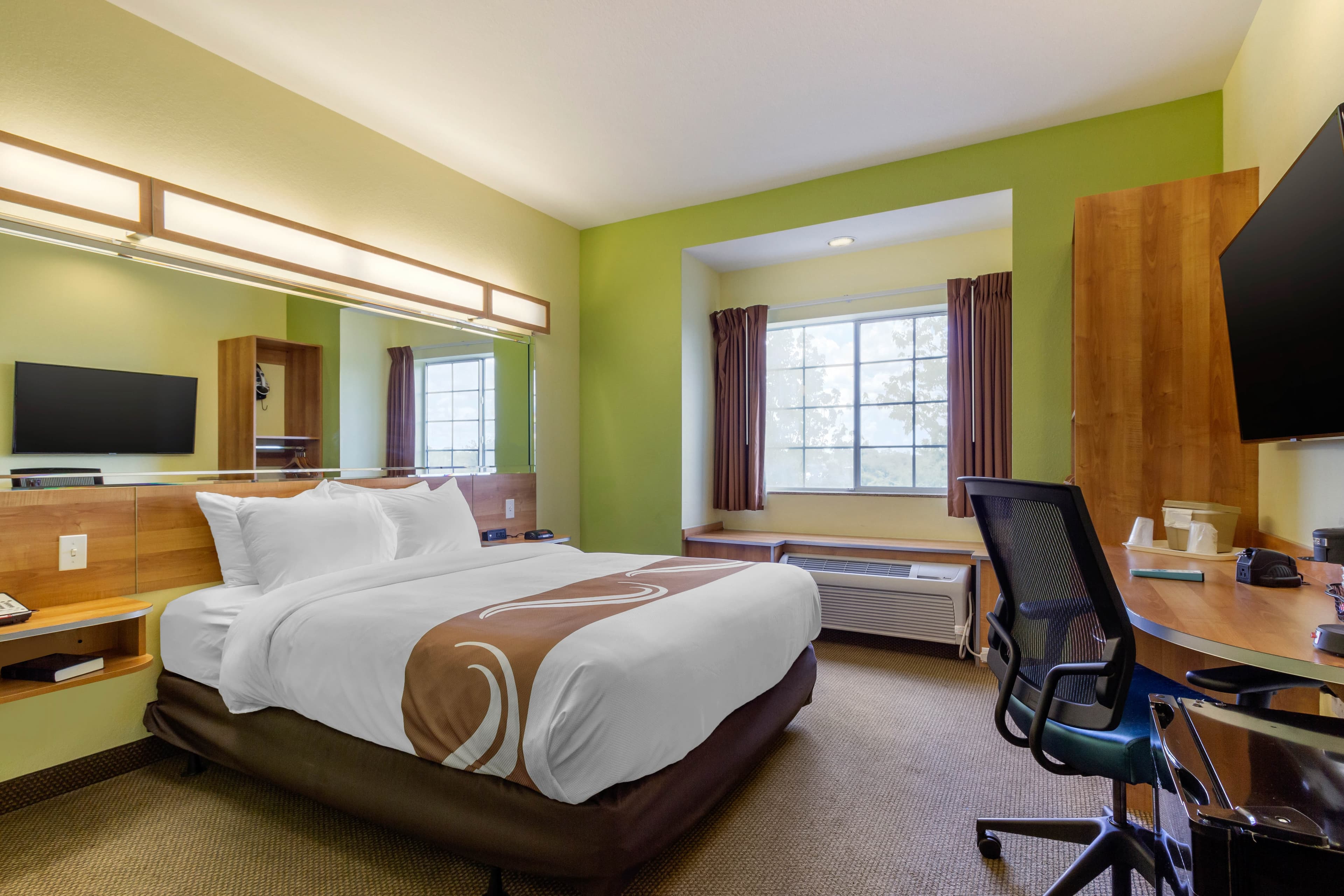 Quality Inn & Suites Lehigh Acres Fort Myers — 7