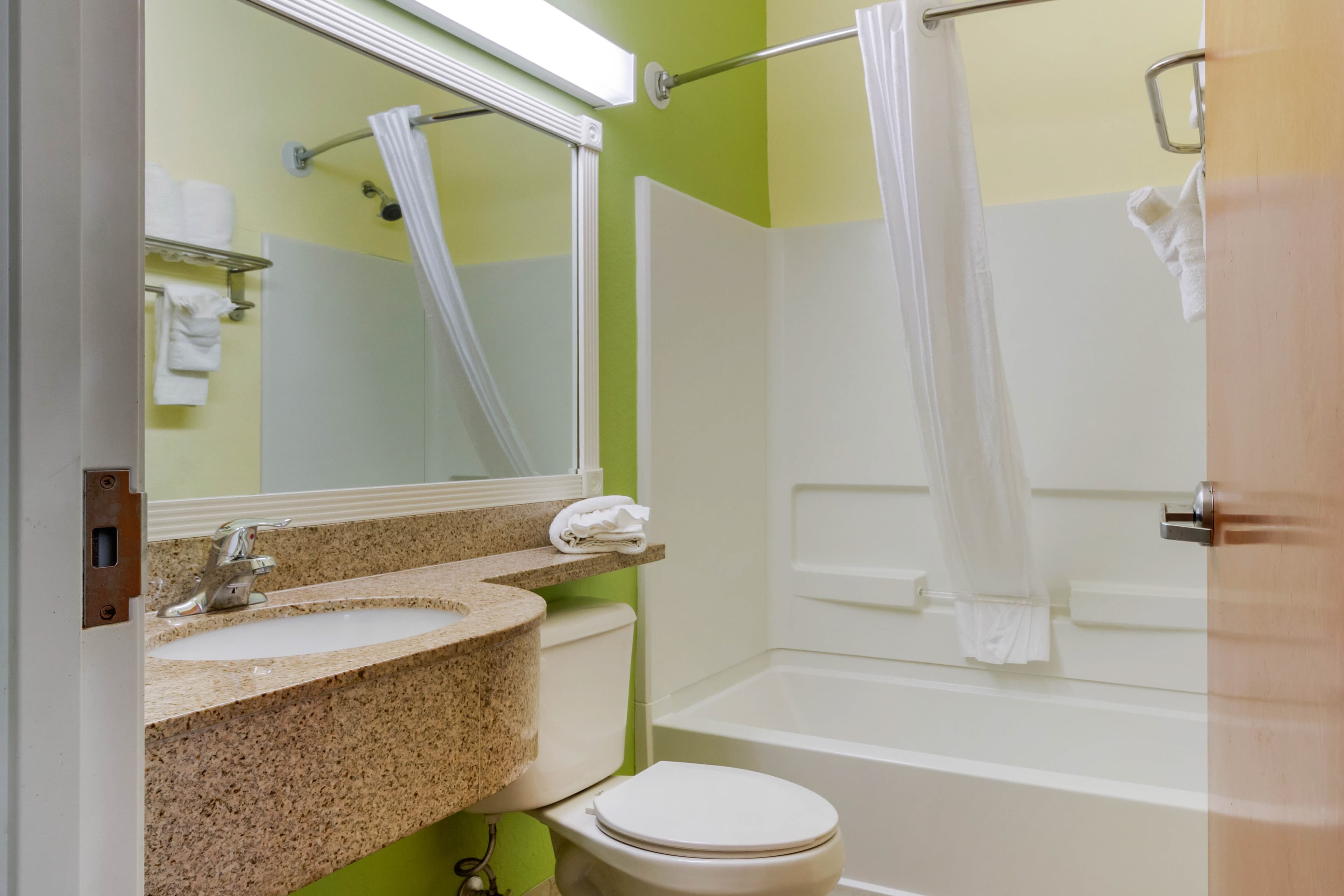 Quality Inn & Suites Lehigh Acres Fort Myers — 6