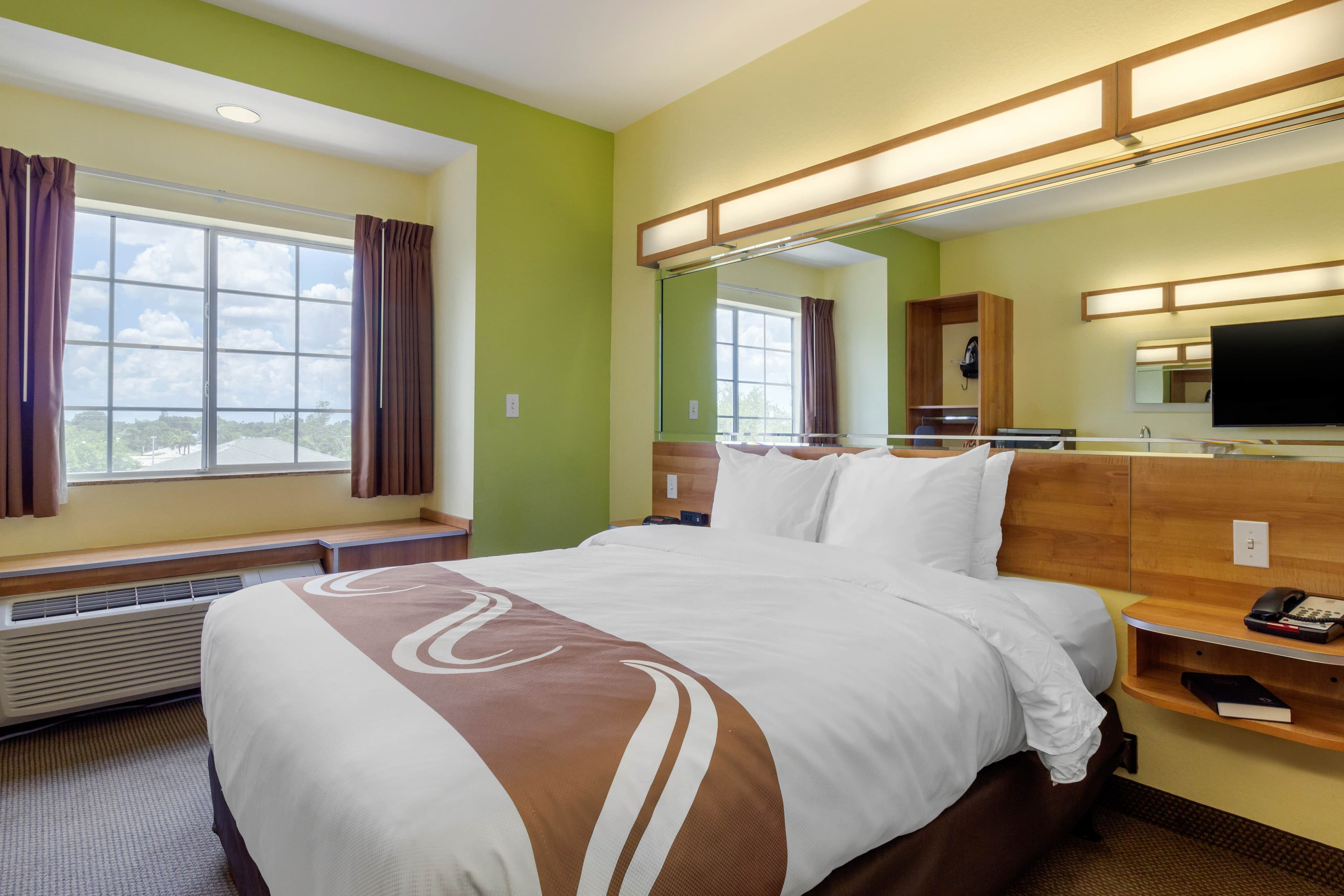 Quality Inn & Suites Lehigh Acres Fort Myers — 29