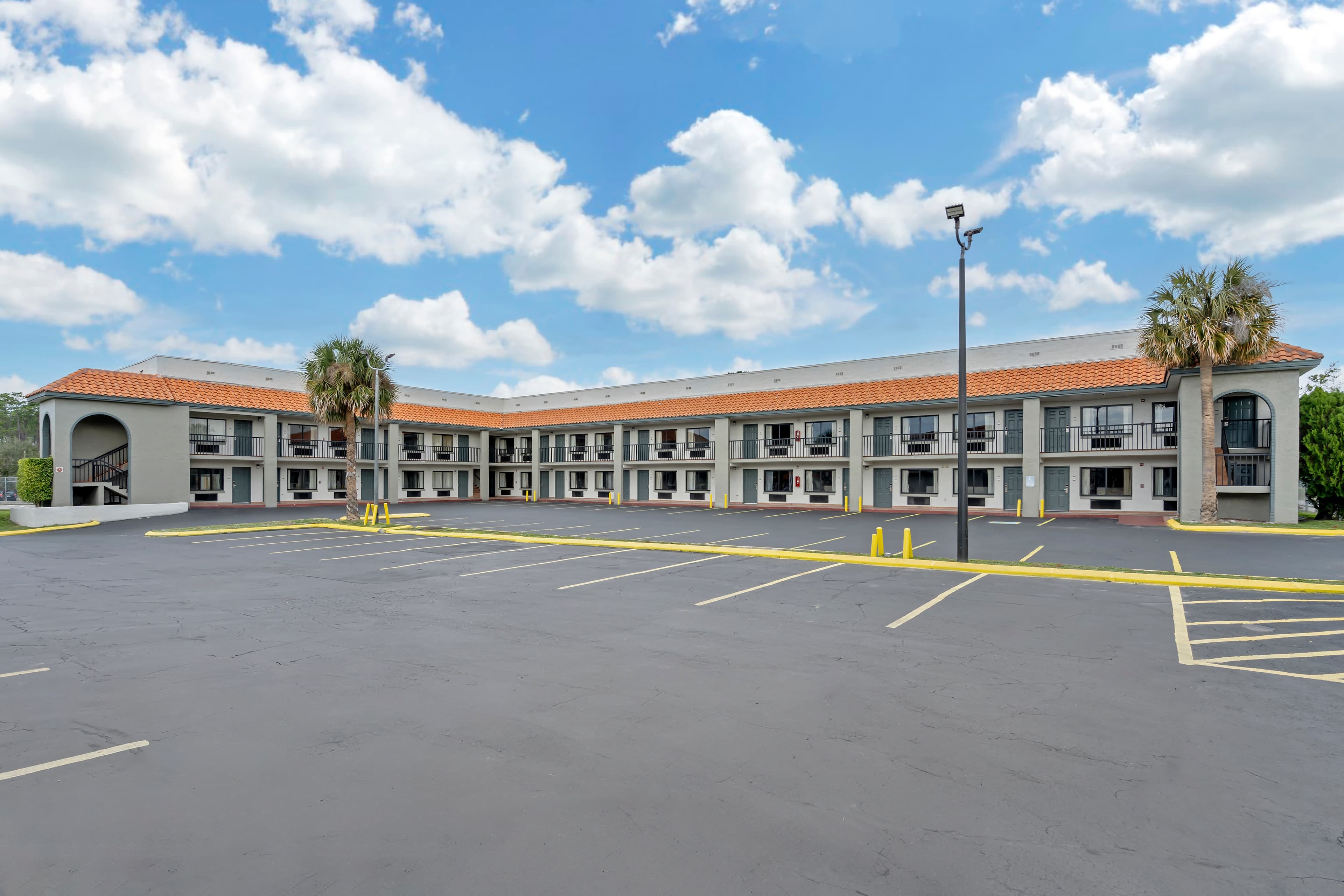 Quality Inn & Suites Orlando East - UCF Area - Image 1