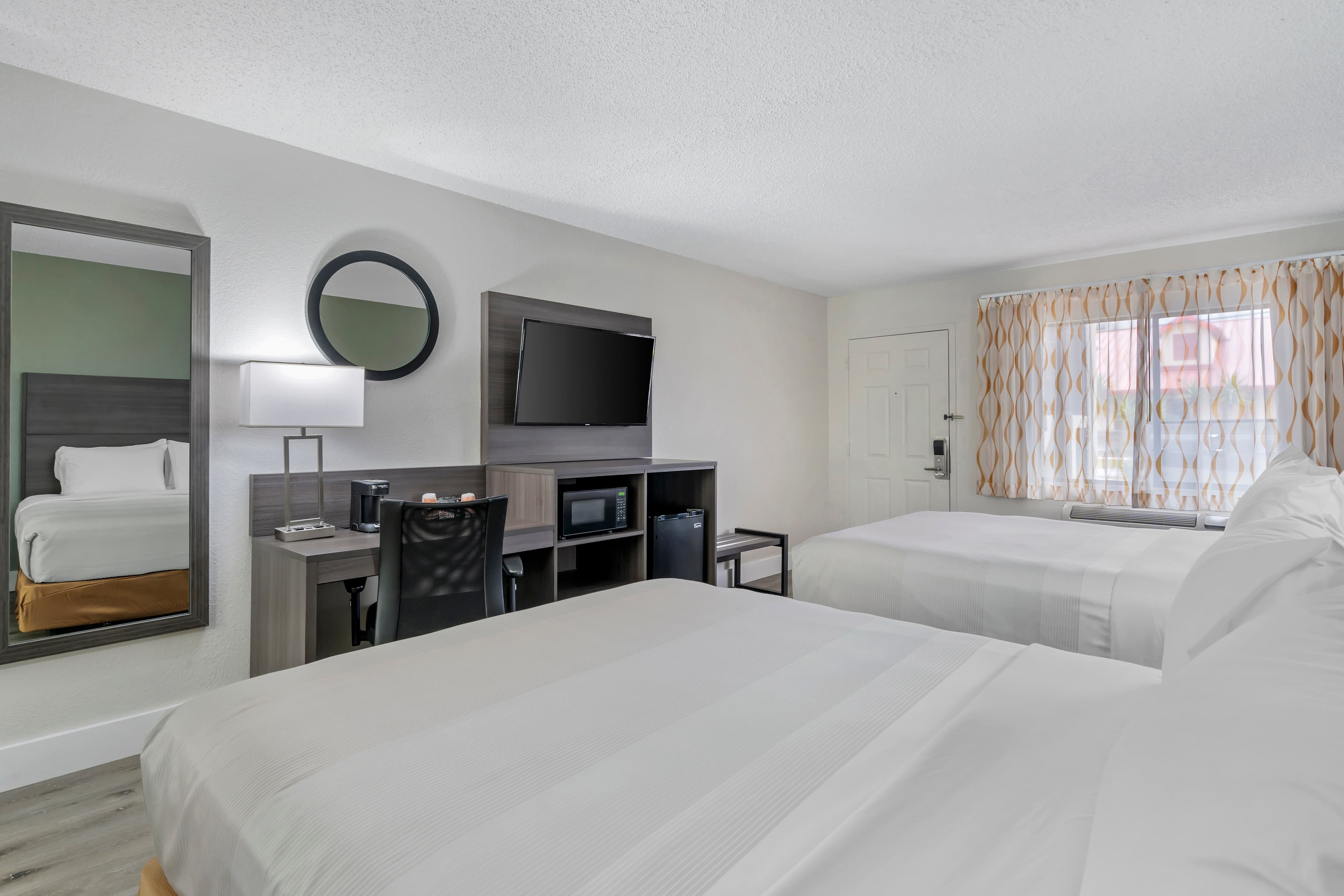 Quality Inn & Suites Orlando East - UCF Area - Image 4
