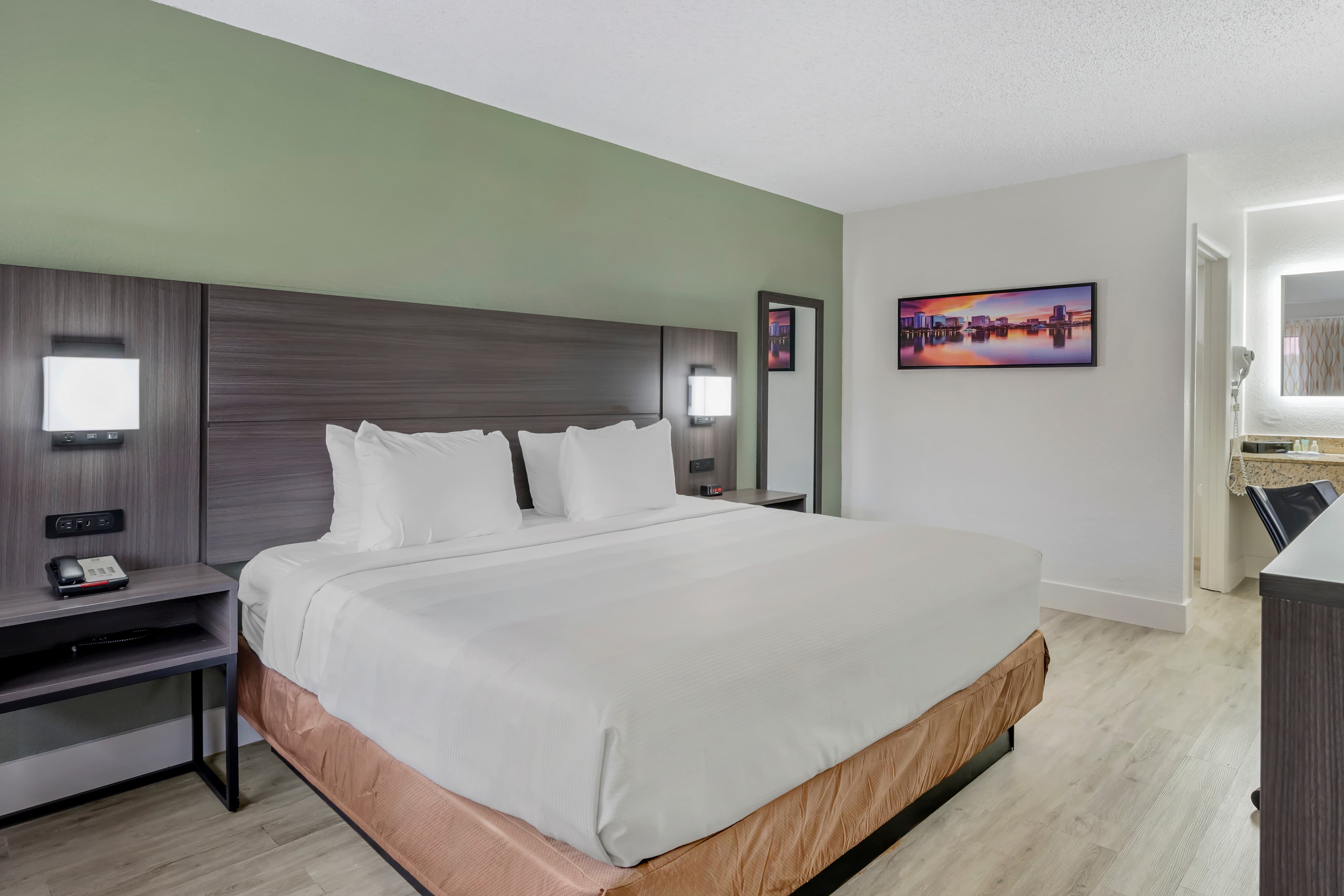 Quality Inn & Suites Orlando East - UCF Area — 11