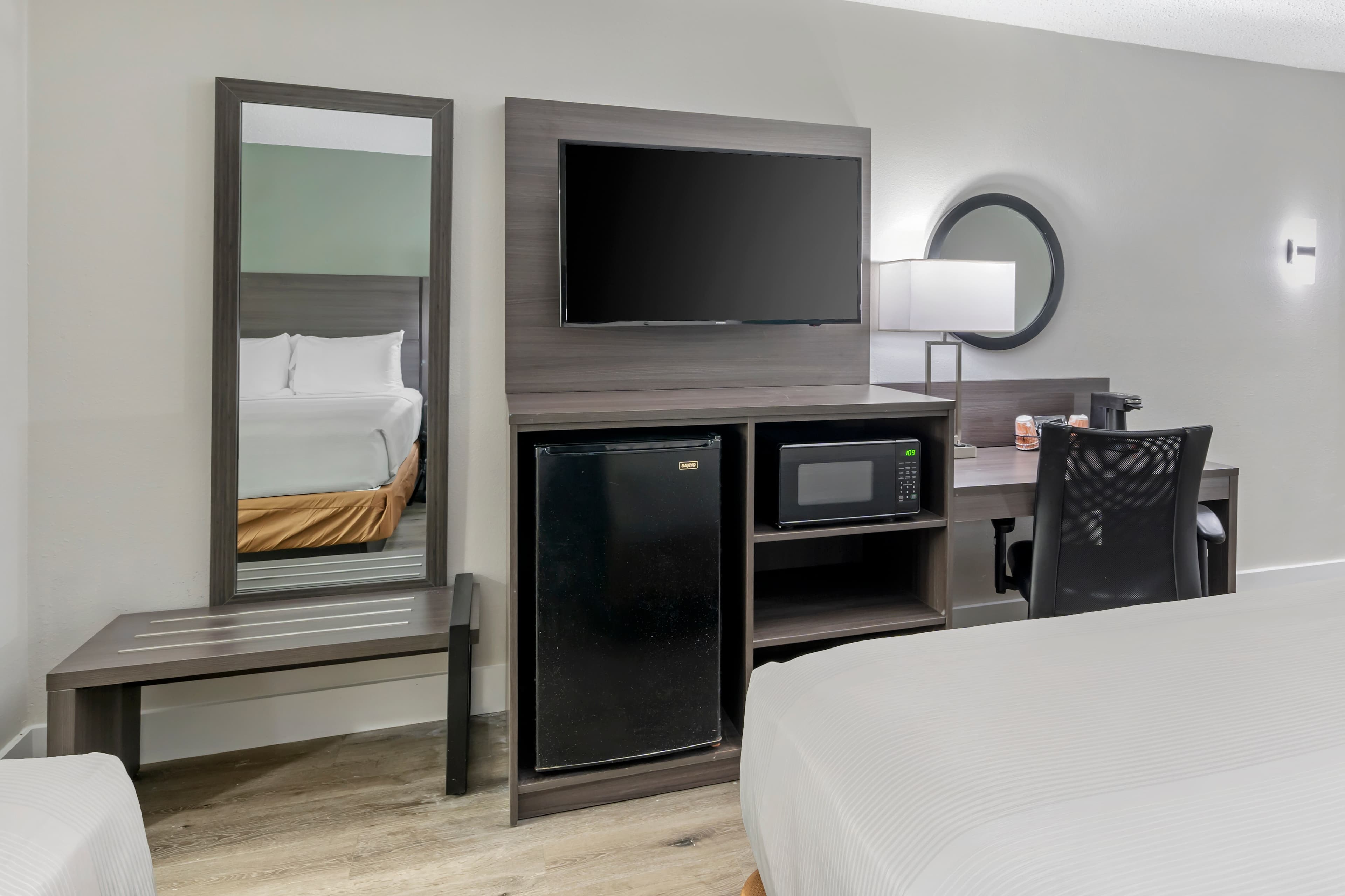 Quality Inn & Suites Orlando East - UCF Area — 16
