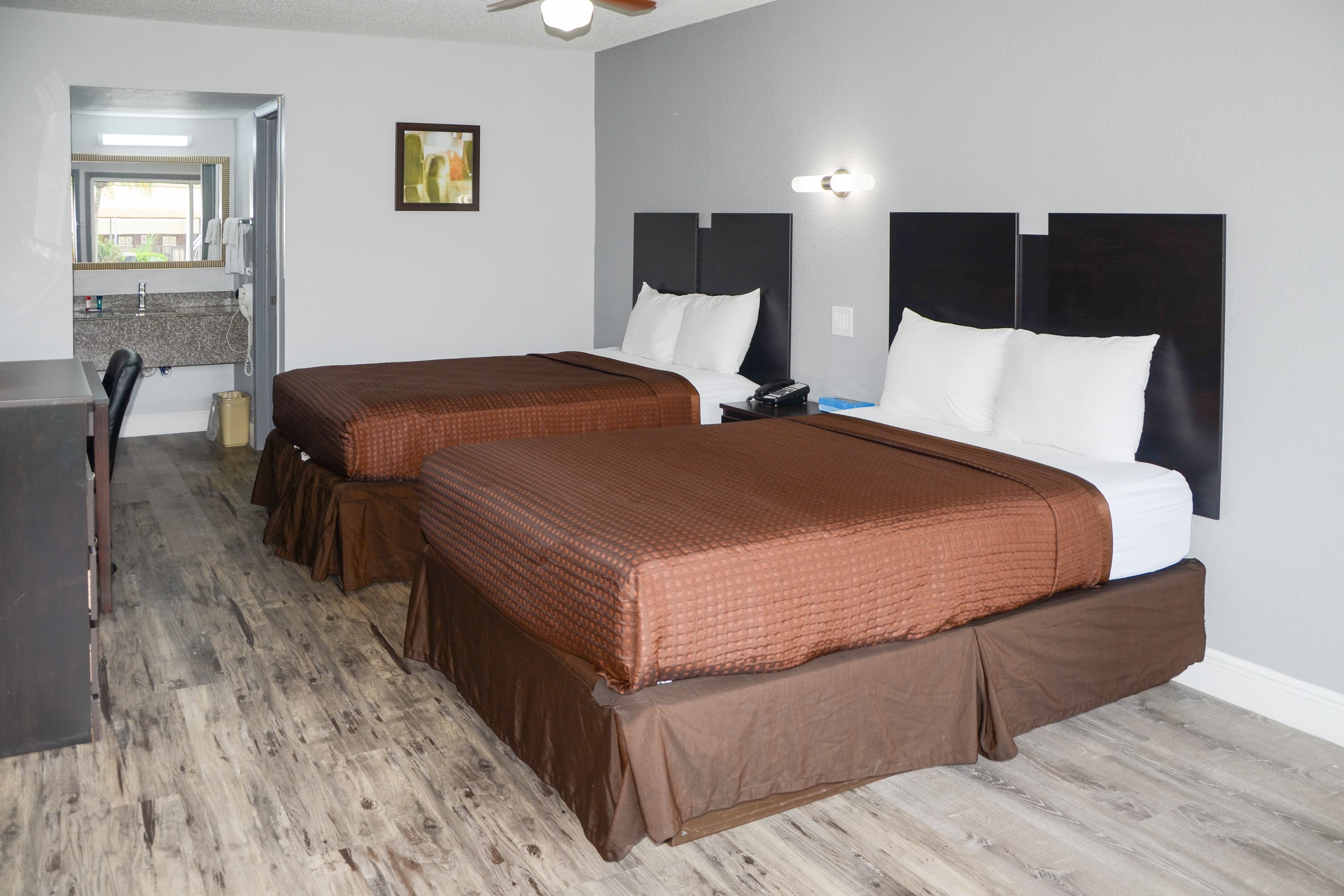 Rodeway Inn Sun City Center - Image 2