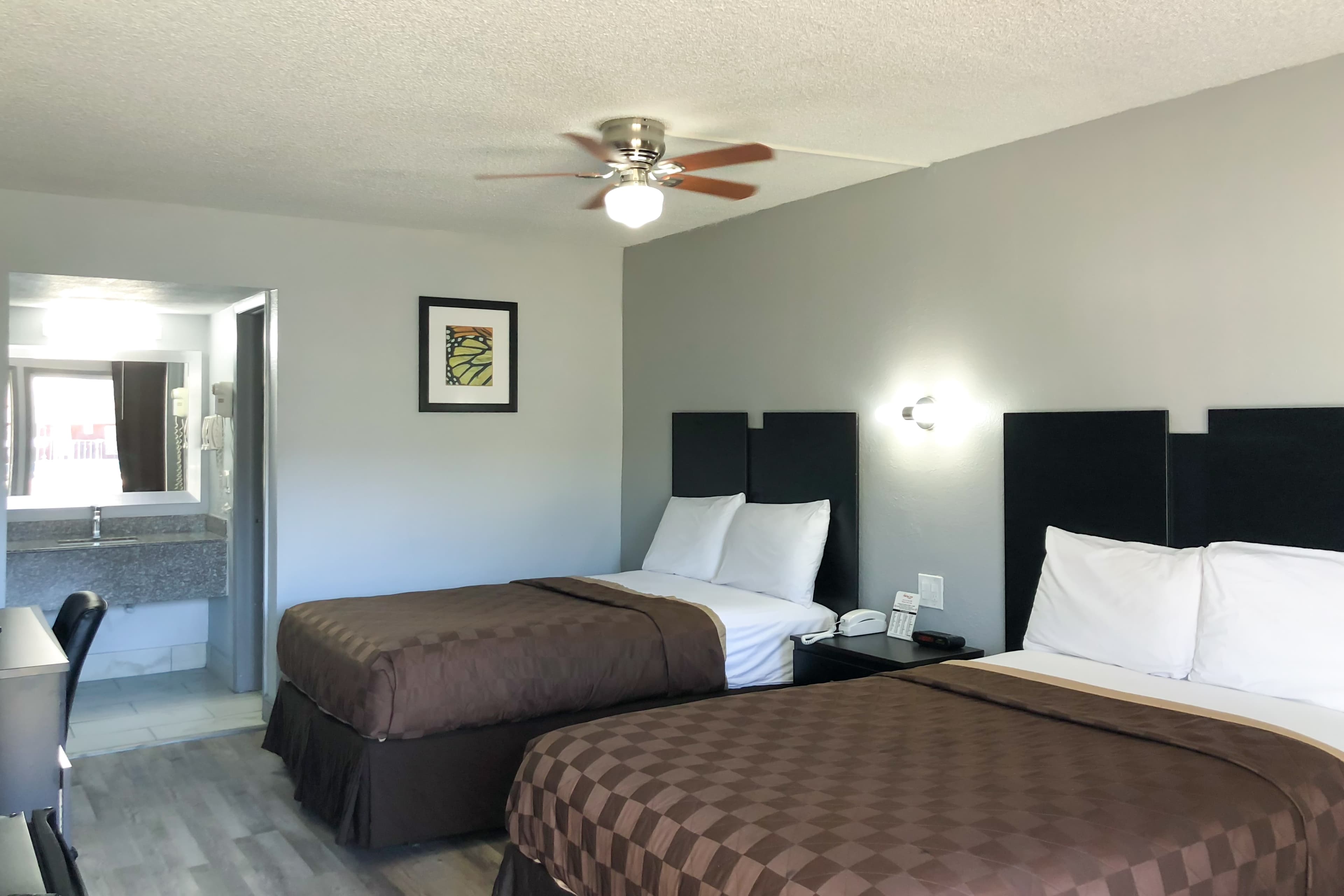 Rodeway Inn Sun City Center — 14