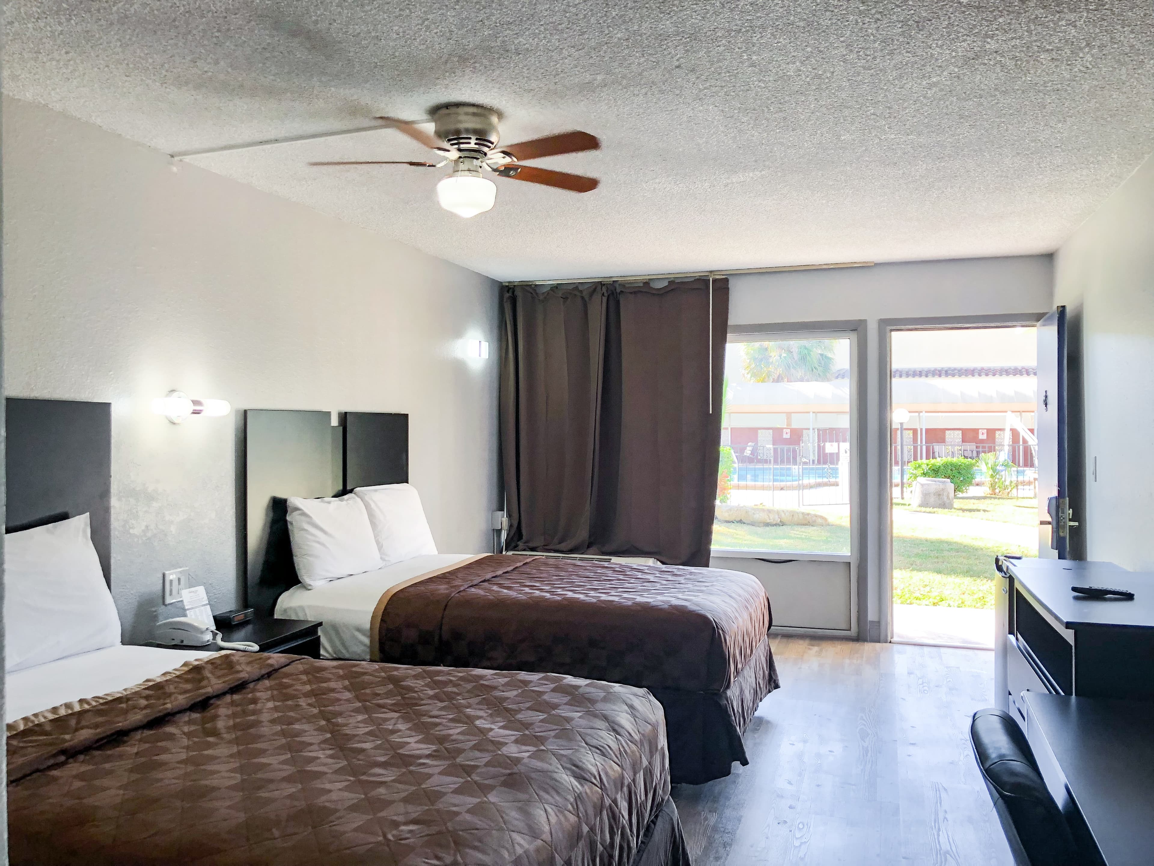 Rodeway Inn Sun City Center — 15