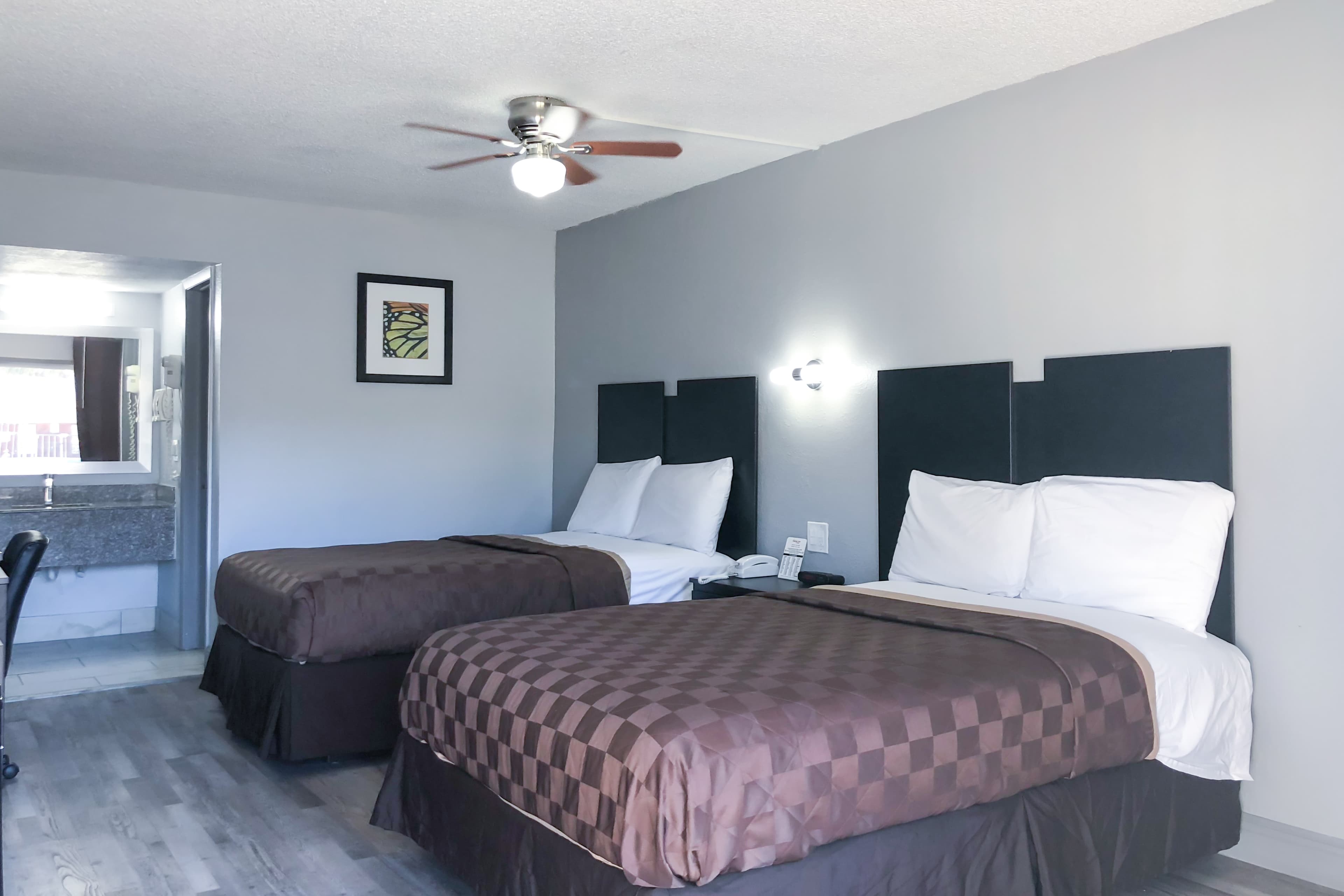 Rodeway Inn Sun City Center — 16