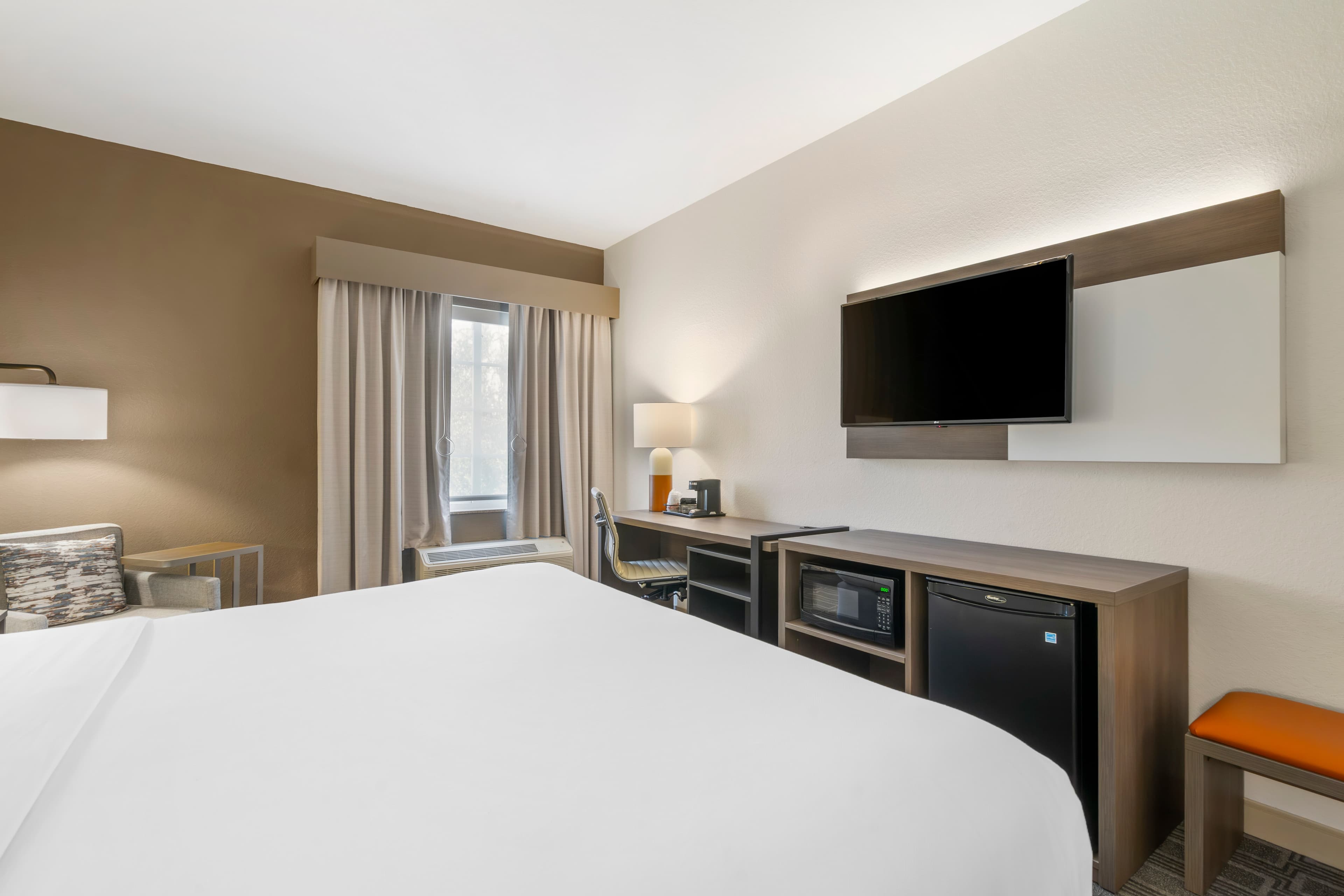 Comfort Inn & Suites Port Charlotte-Punta Gorda - Image 5