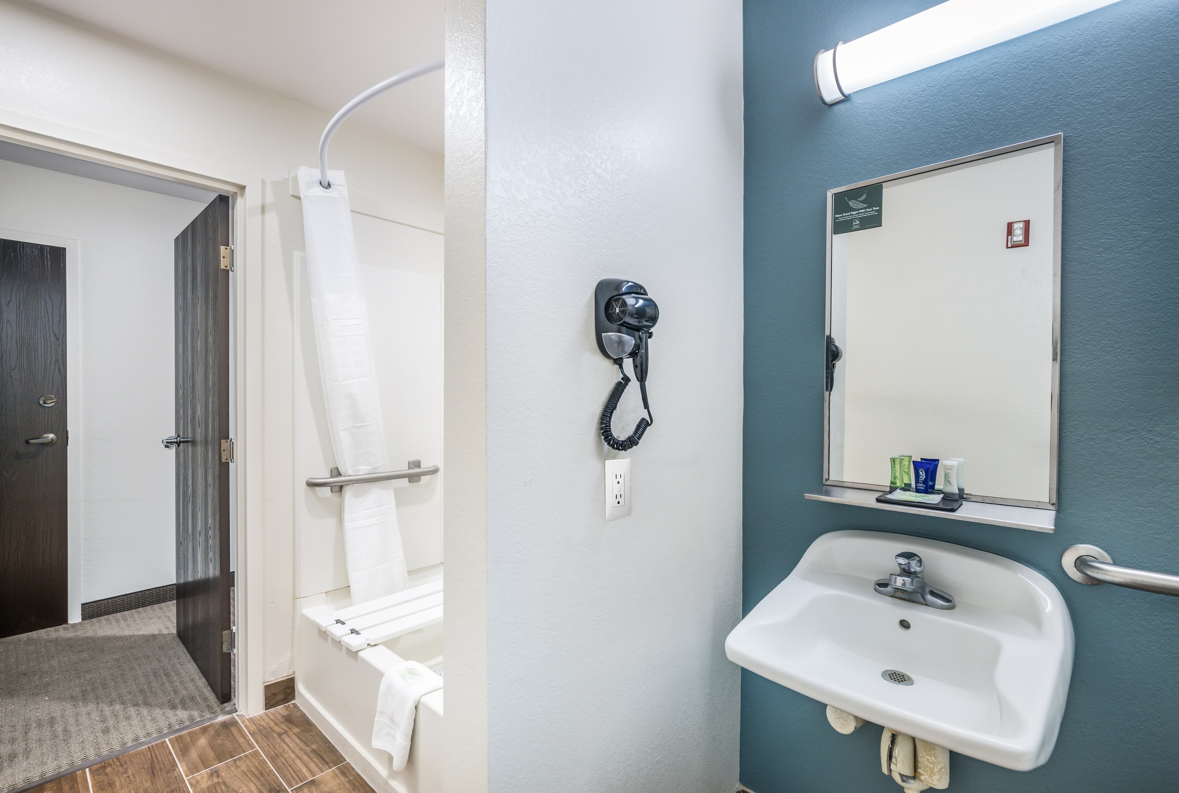 Sleep Inn & Suites Tallahassee-Capitol — 11