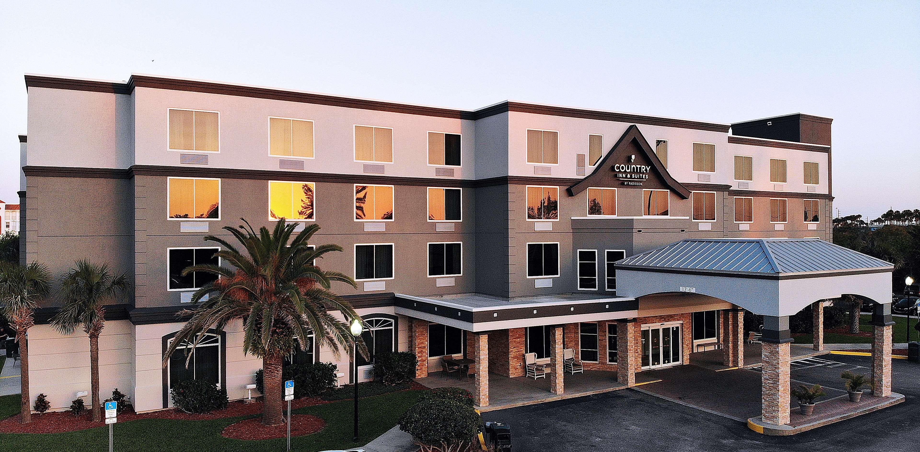 Country Inn & Suites by Radisson, Port Canaveral, FL - Image 1