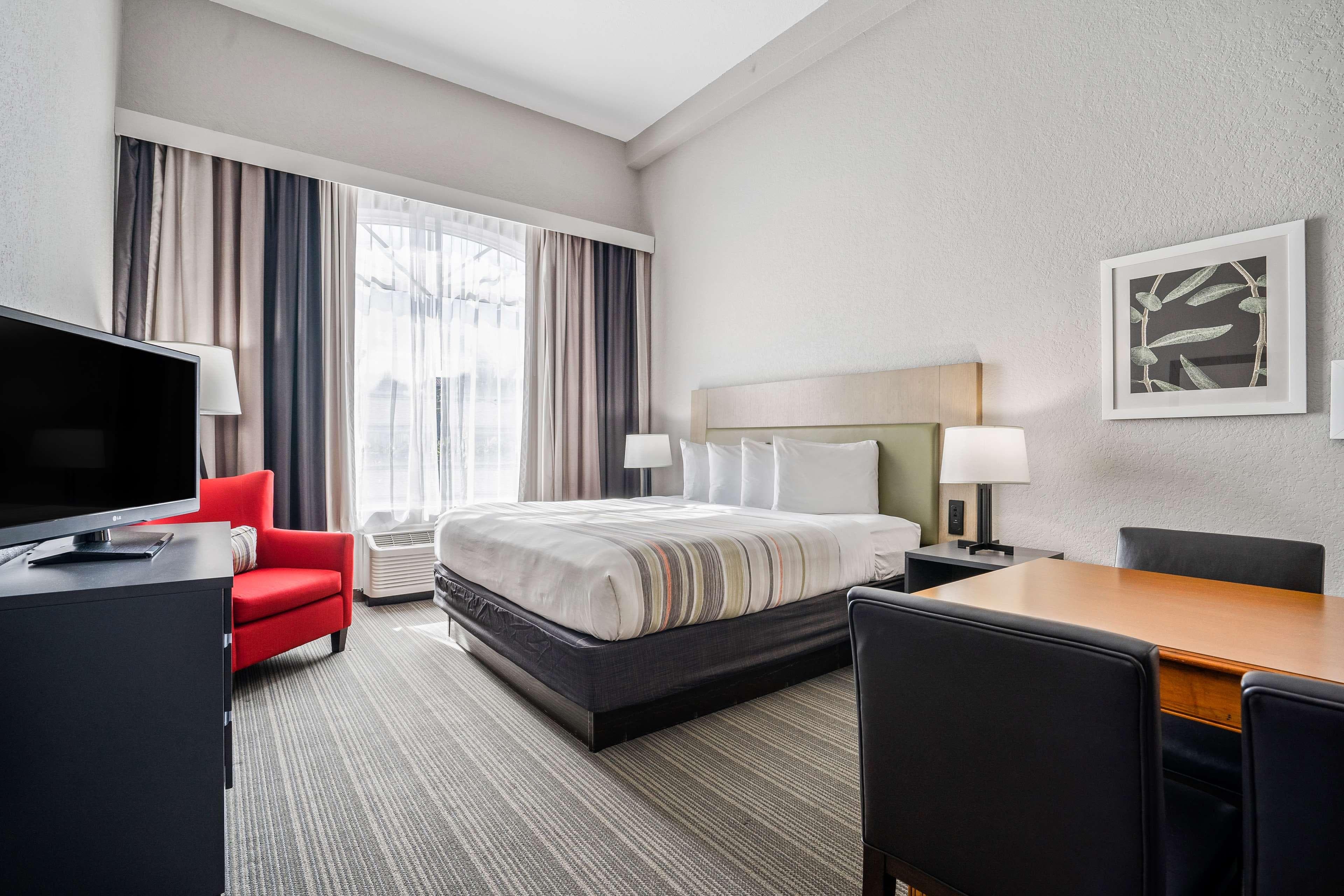 Country Inn & Suites by Radisson, Port Canaveral, FL - Image 4