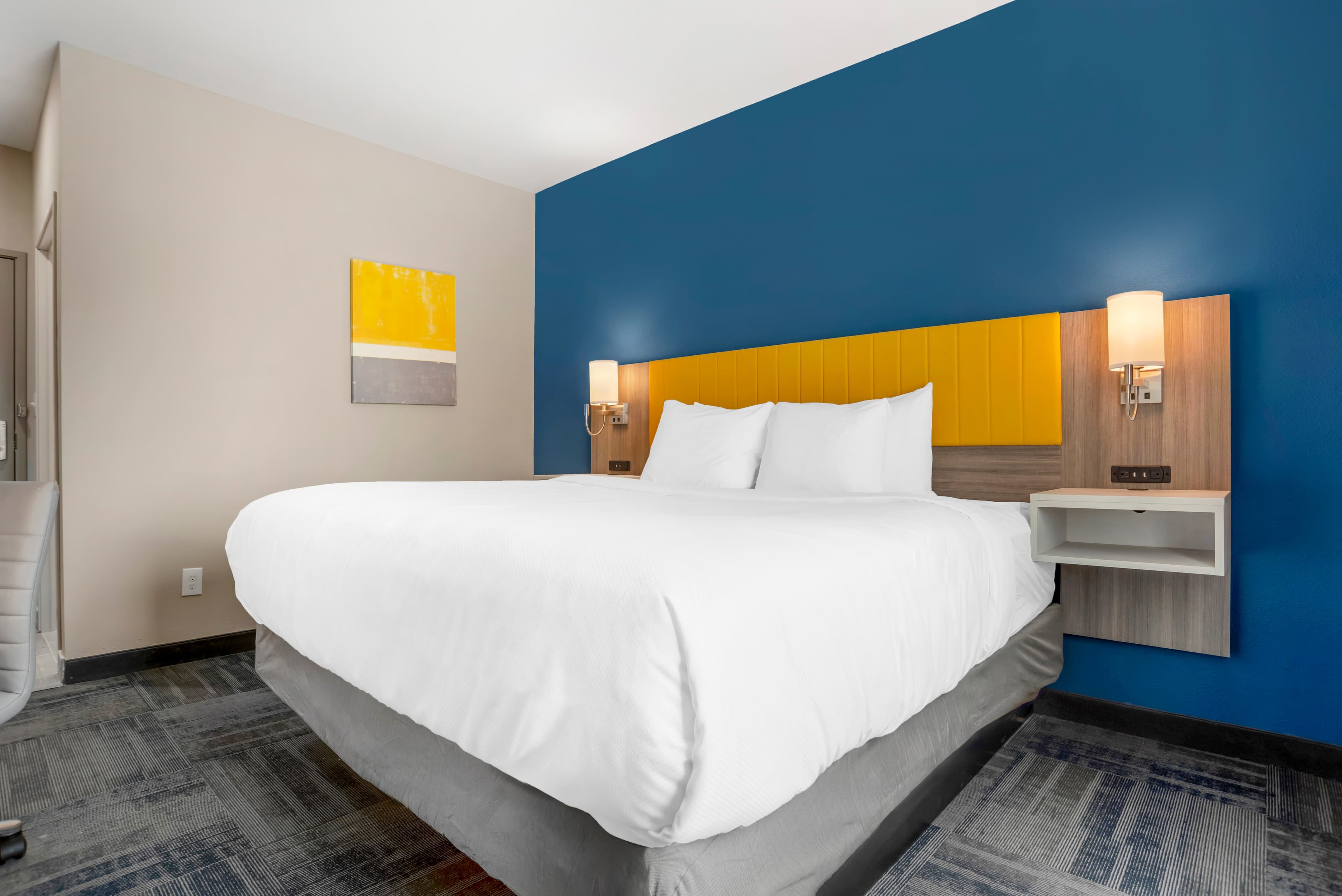 Comfort Inn & Suites Destin near Henderson Beach - Image 4