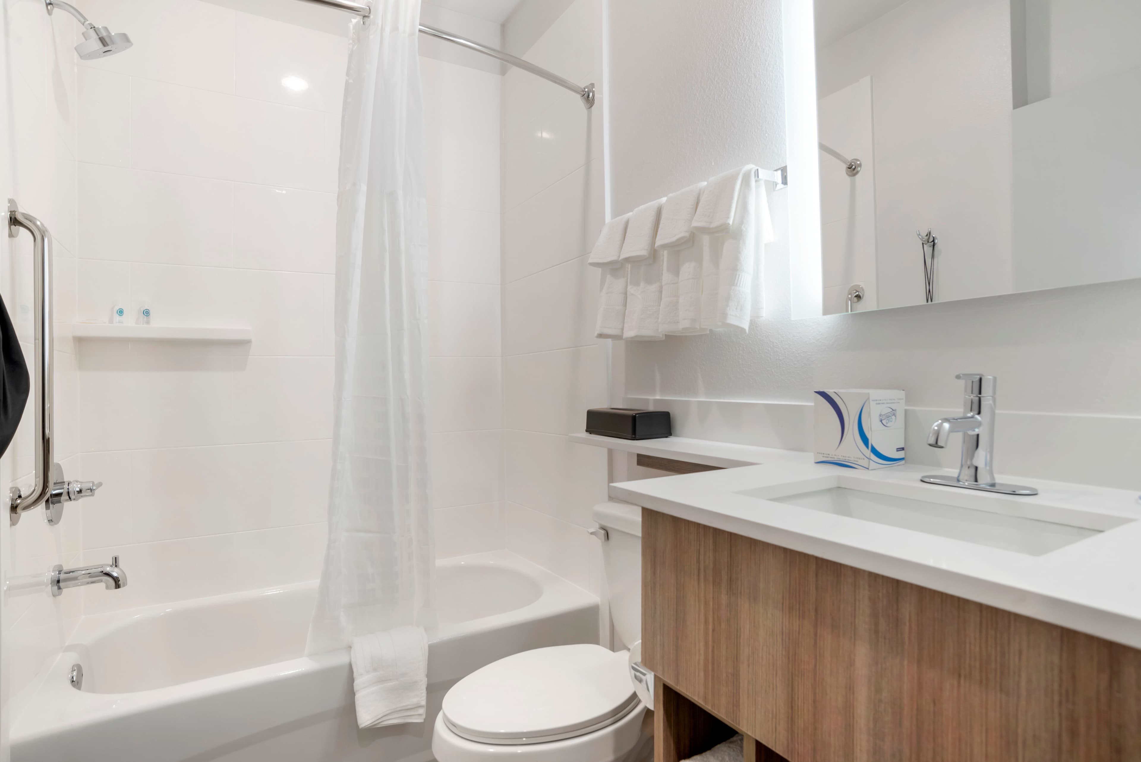Comfort Inn & Suites Destin near Henderson Beach — 21