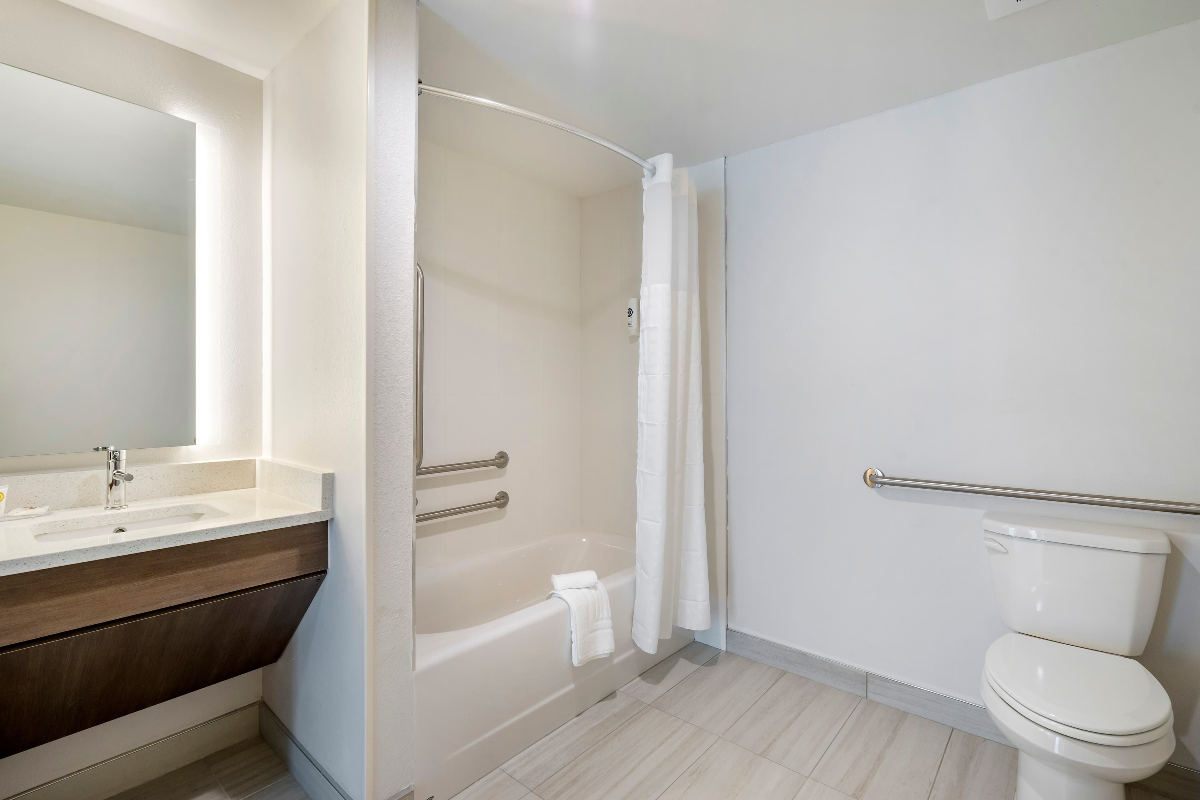 Comfort Inn & Suites New Port Richey Downtown District — 6