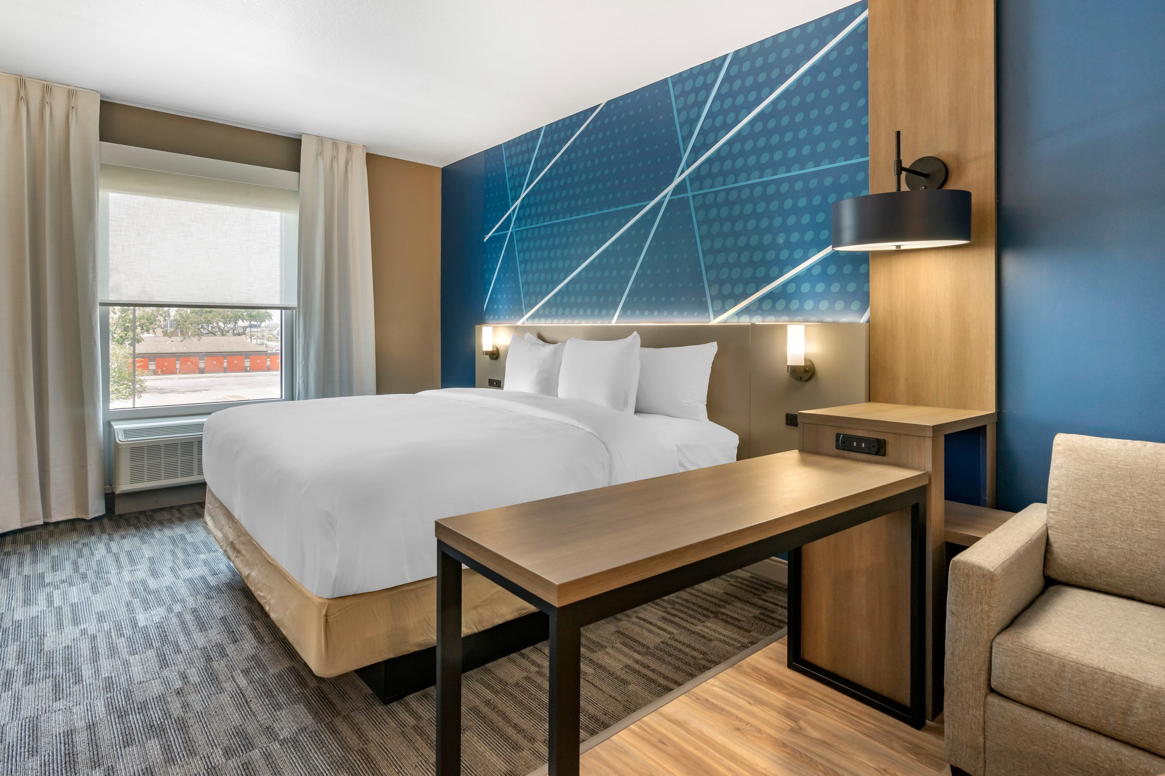 Comfort Inn & Suites New Port Richey Downtown District — 23