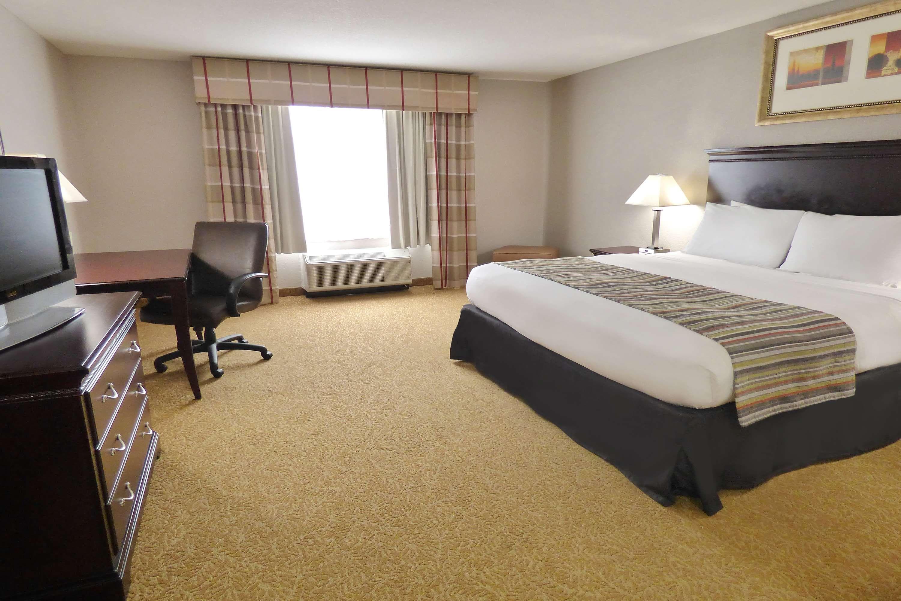 Country Inn & Suites by Radisson, Pensacola West, FL - Image 3