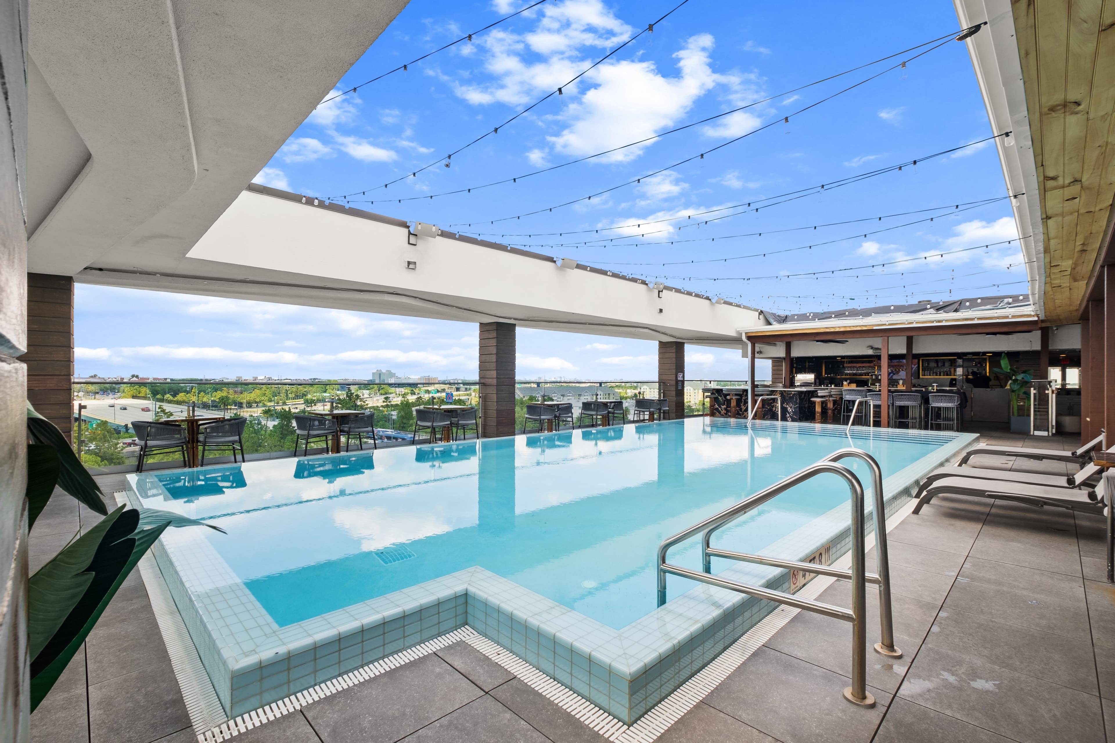 Cambria Hotel Orlando Universal Blvd - Image 1