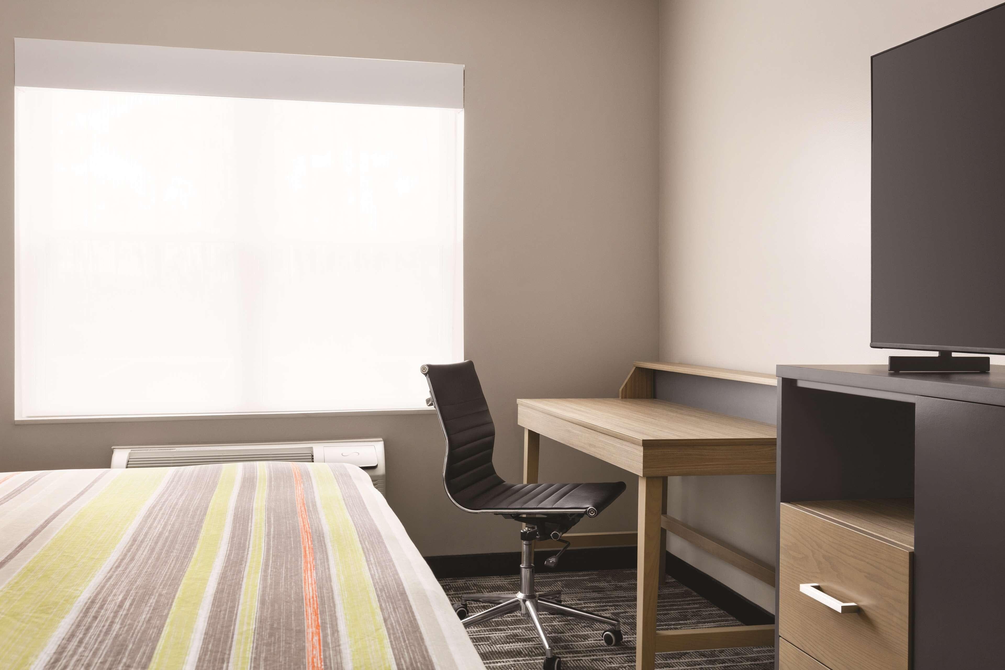Country Inn & Suites by Radisson, Panama City, FL - Image 4
