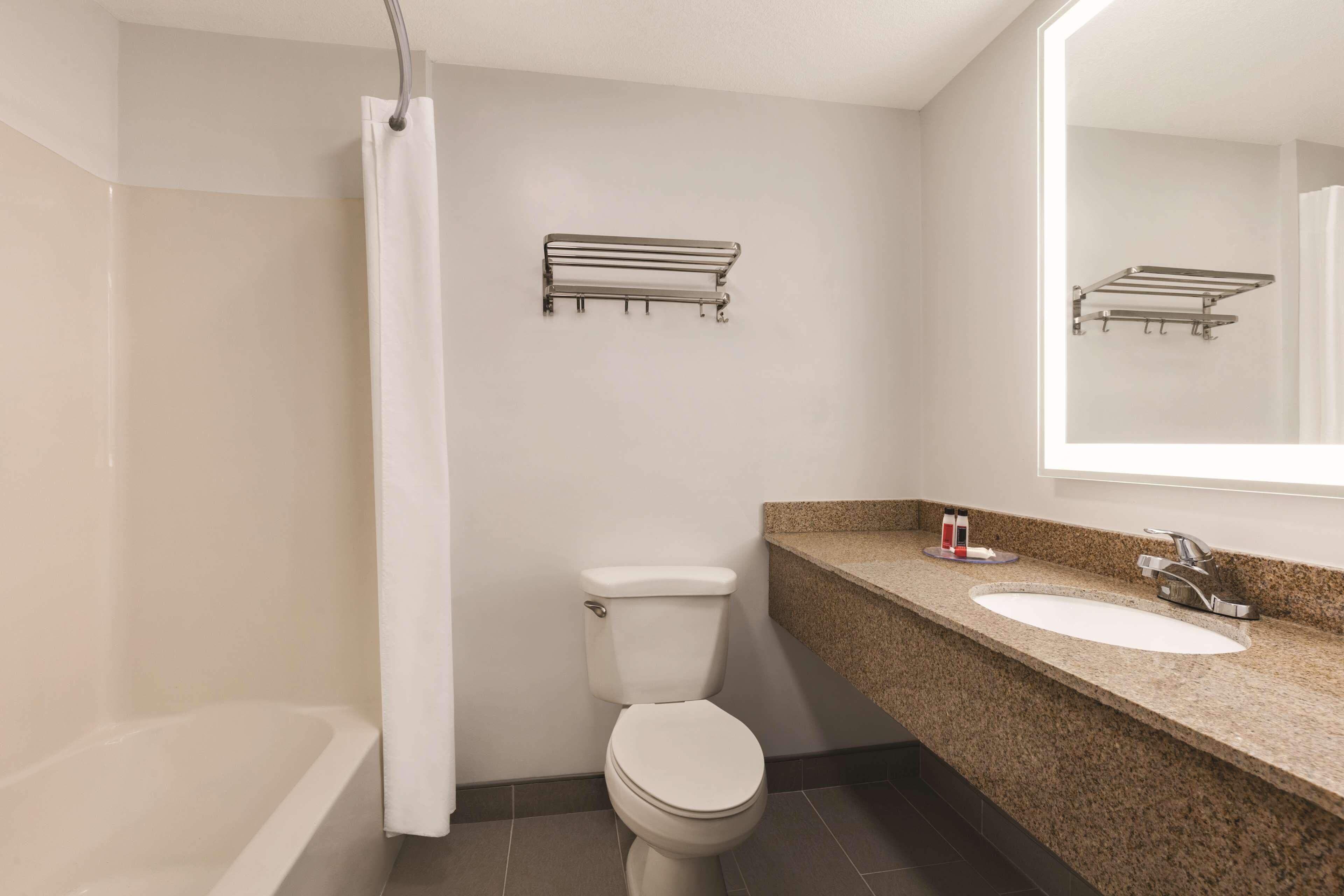 Country Inn & Suites by Radisson, Panama City, FL — 6