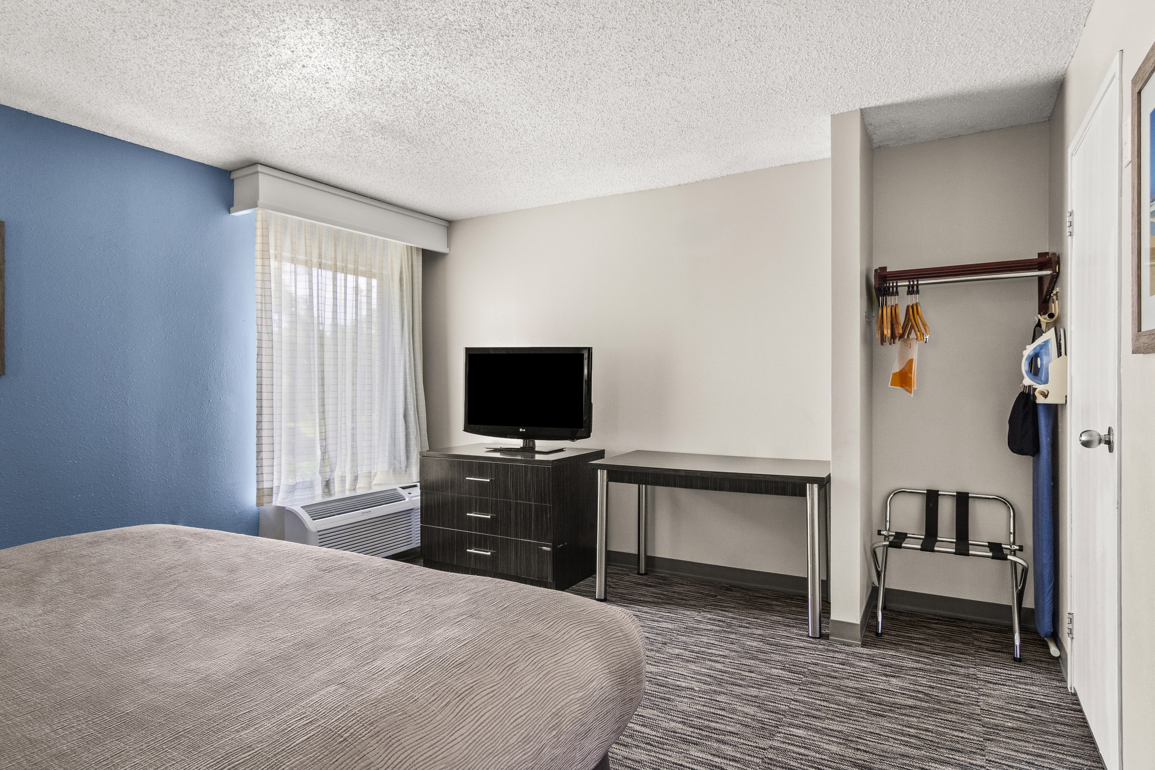 Quality Inn Jacksonville - Orange Park near Naval Air Station - Image 3