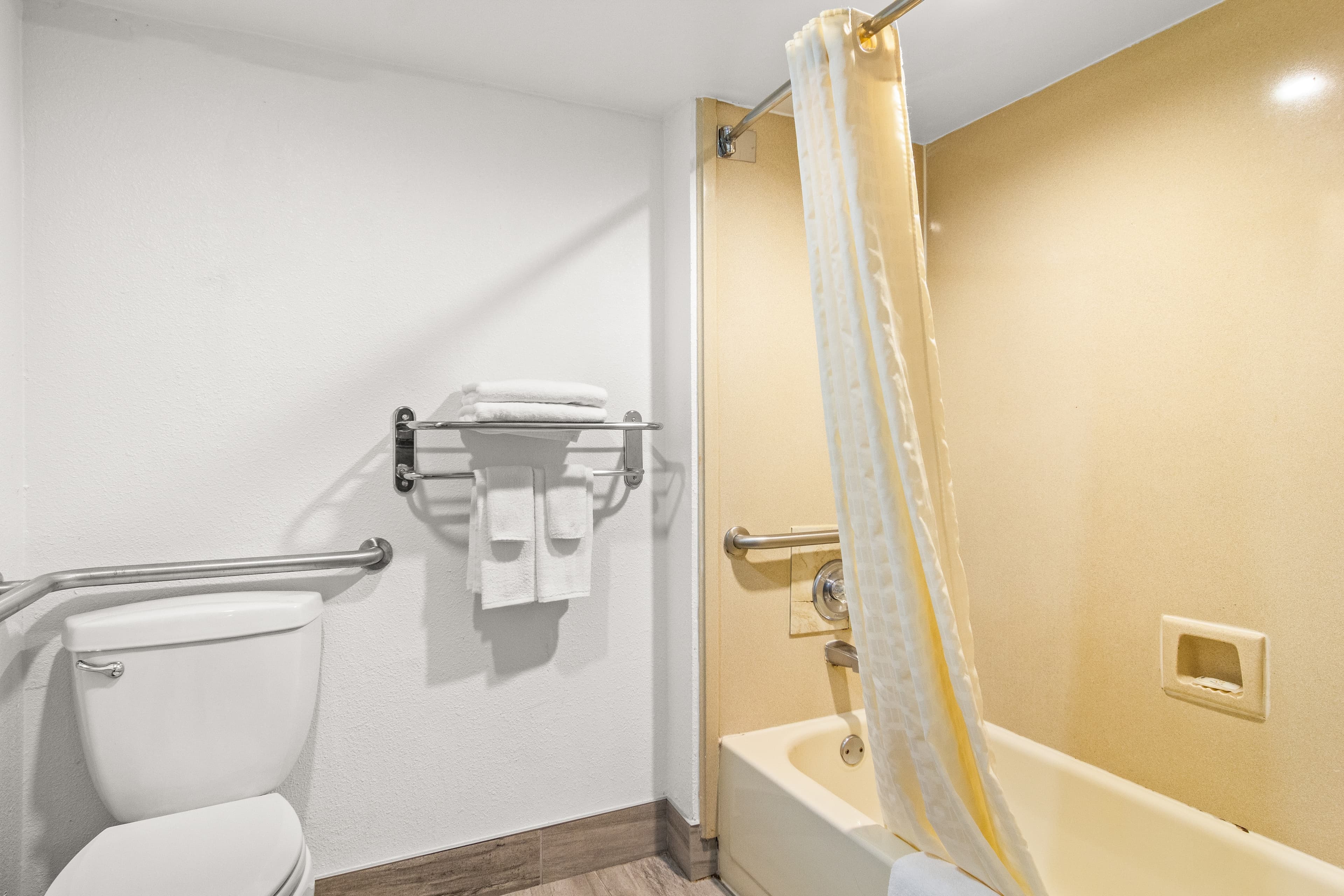 Quality Inn Jacksonville - Orange Park near Naval Air Station — 25