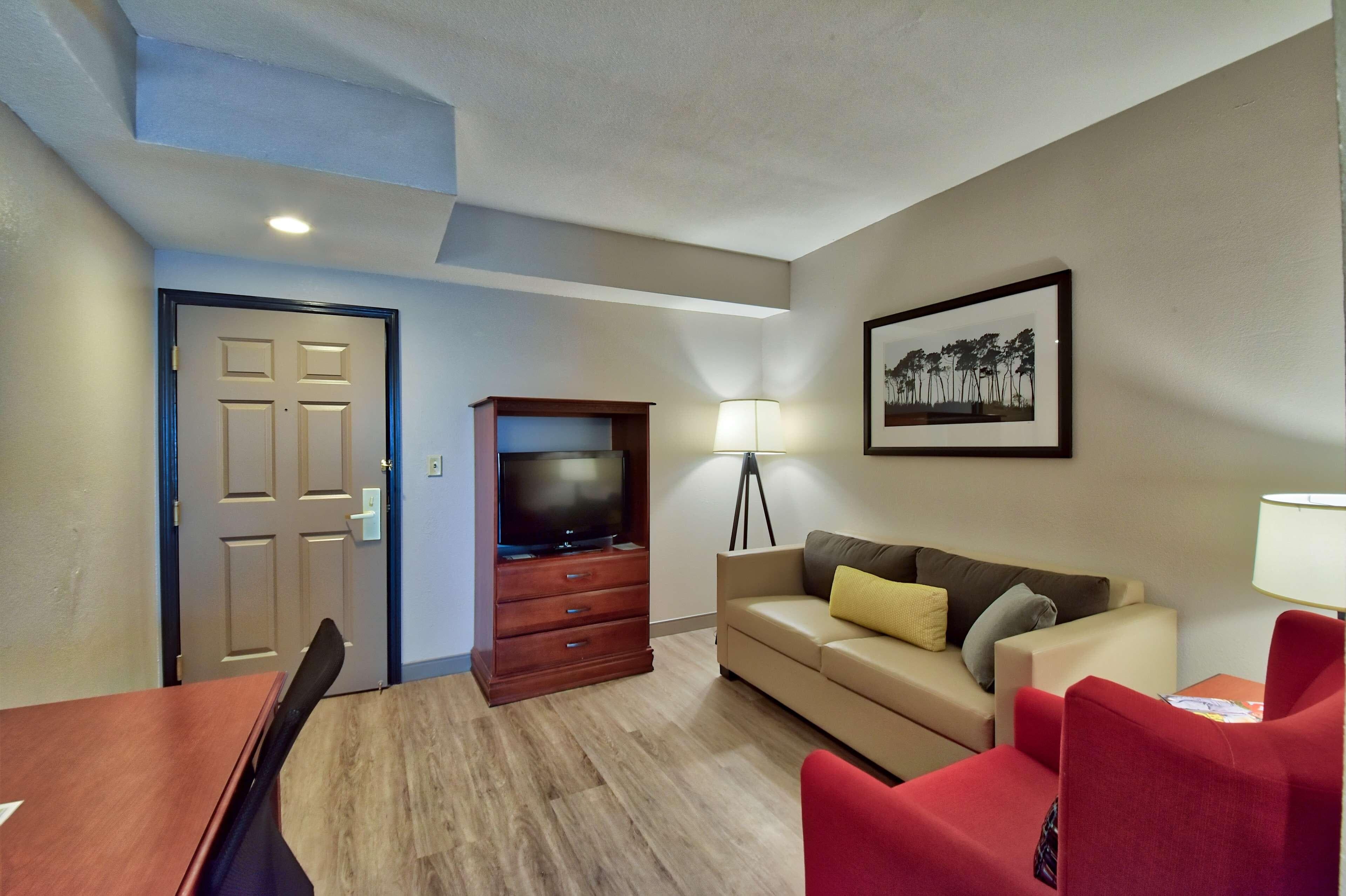 Country Inn & Suites by Radisson, Ocala Southwest — 6
