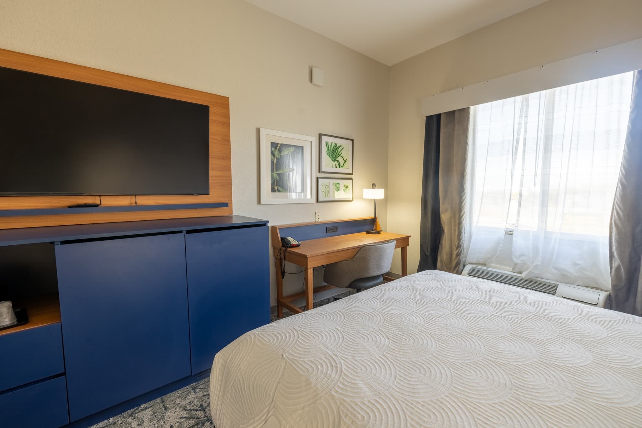 Country Inn & Suites by Radisson, St. Petersburg - Clearwater, FL — 2