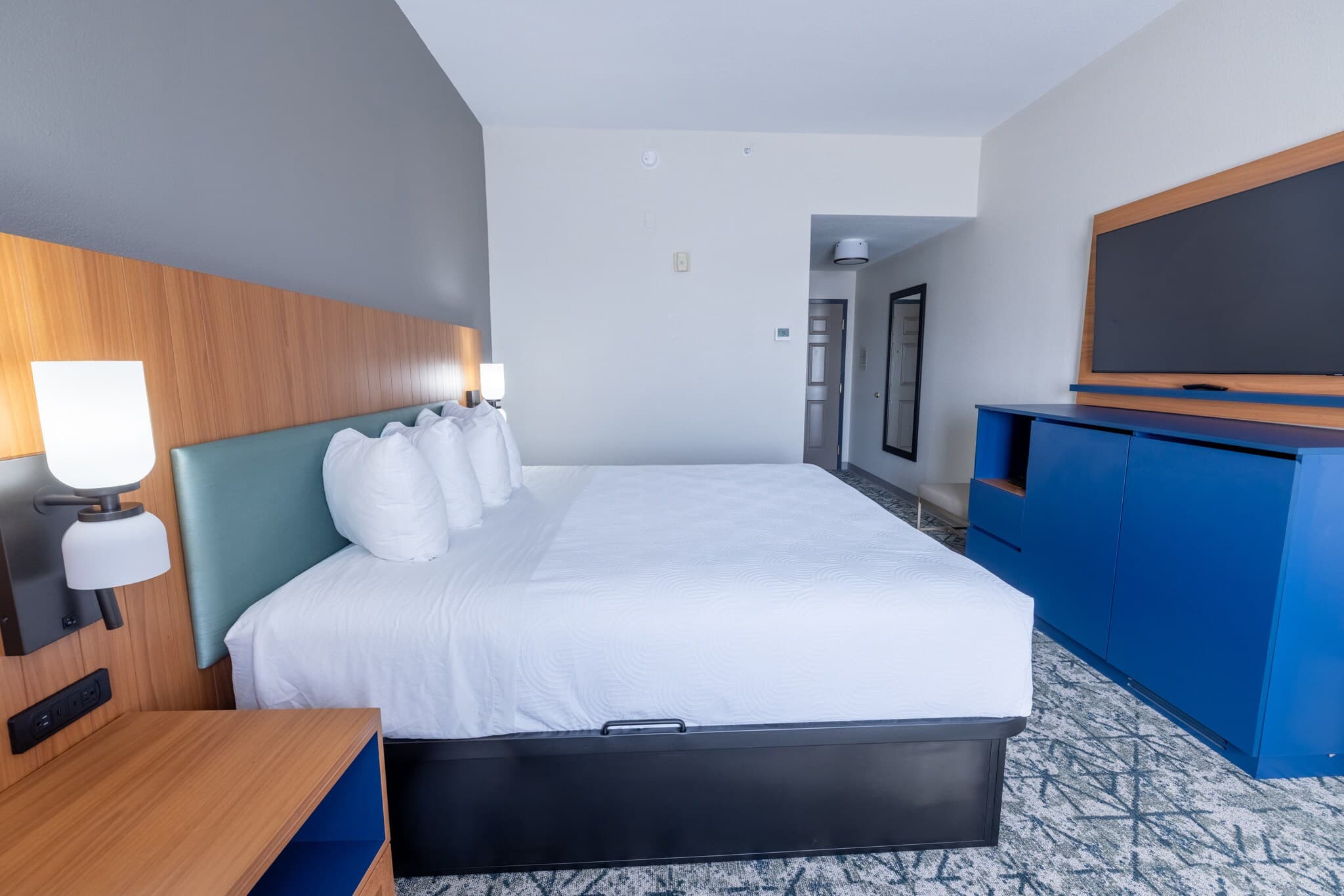 Country Inn & Suites by Radisson, St. Petersburg - Clearwater, FL — 7