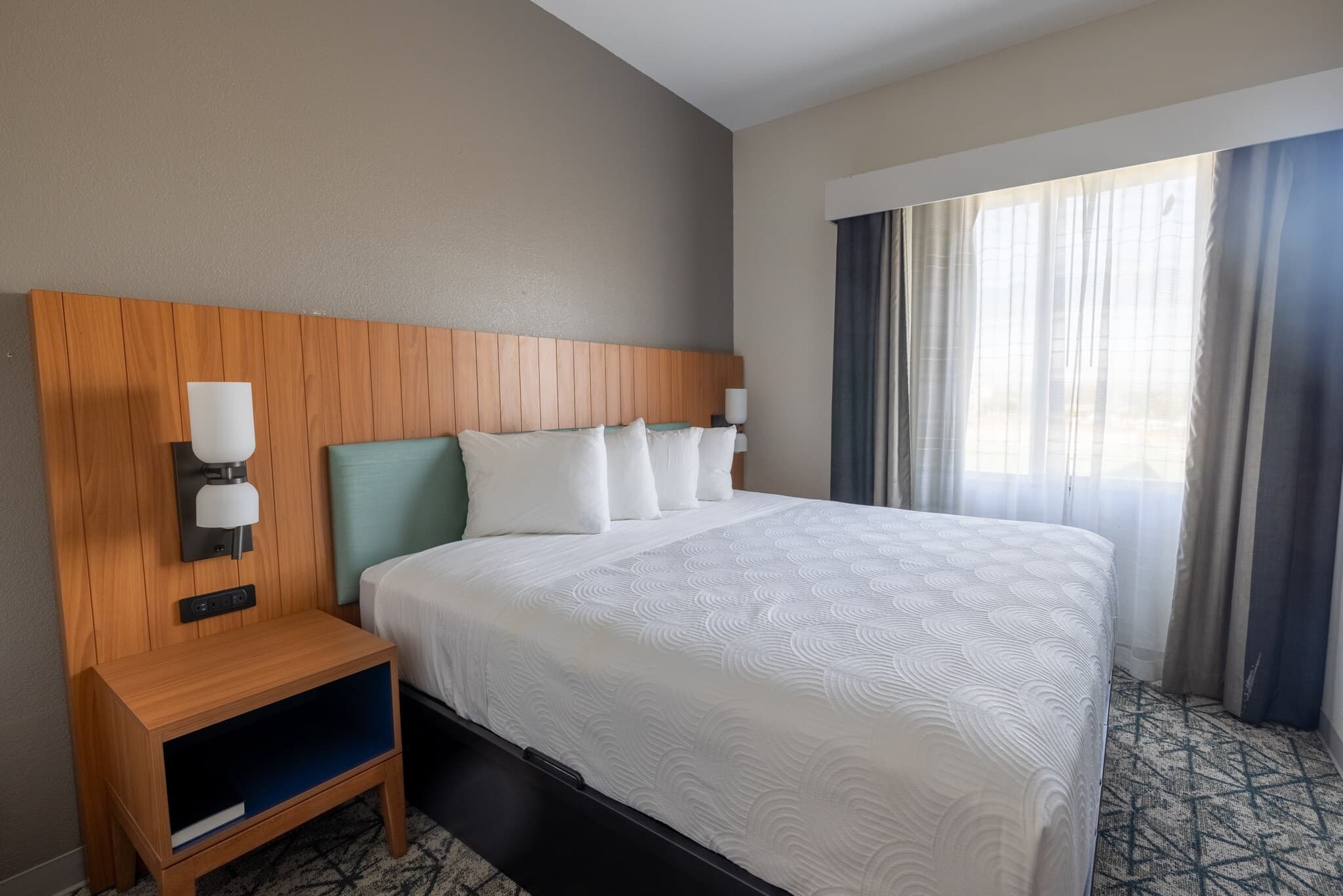 Country Inn & Suites by Radisson, St. Petersburg - Clearwater, FL — 22