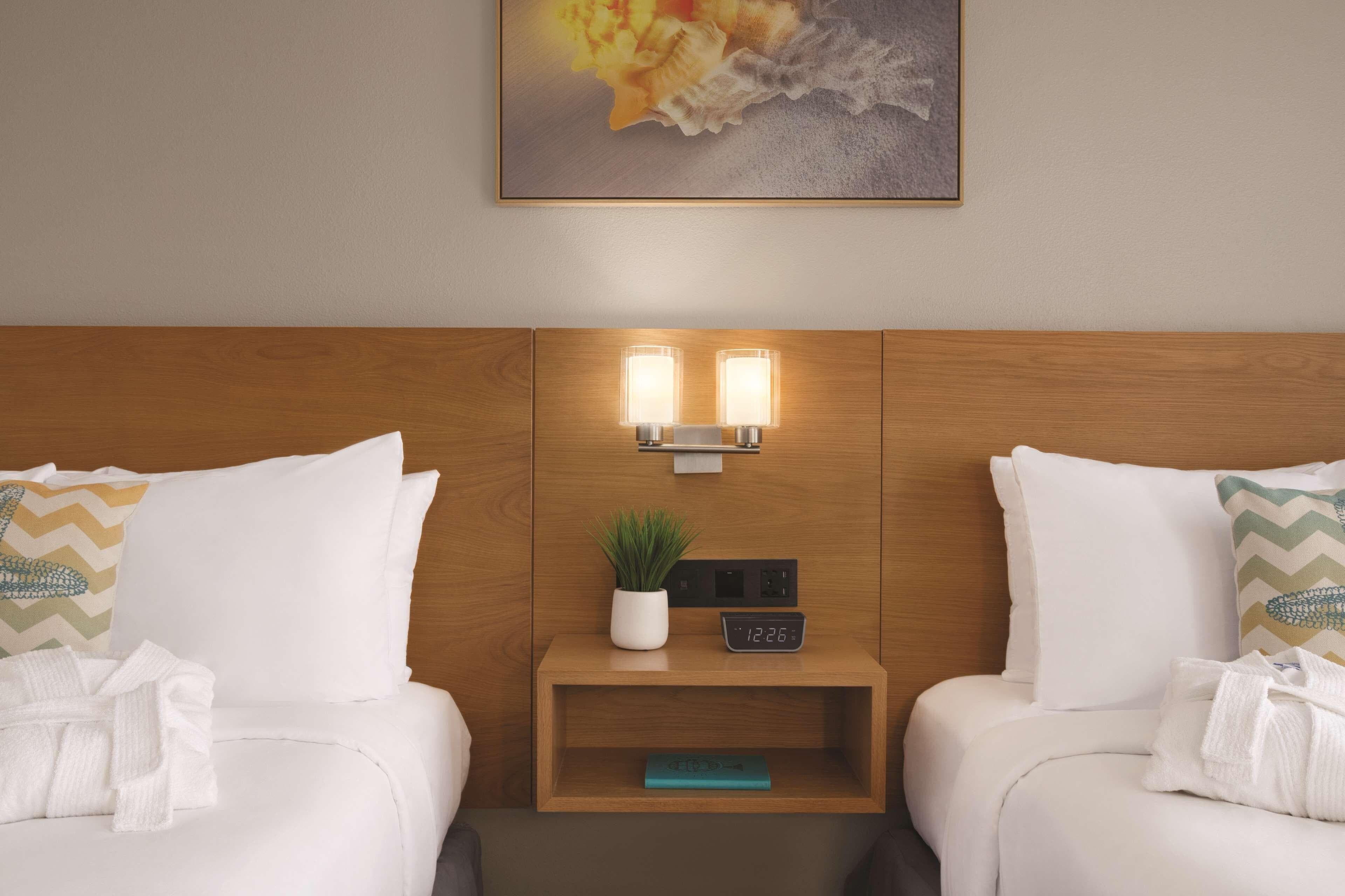 Radisson Beachfront Hotel - Panama City Beach — 8