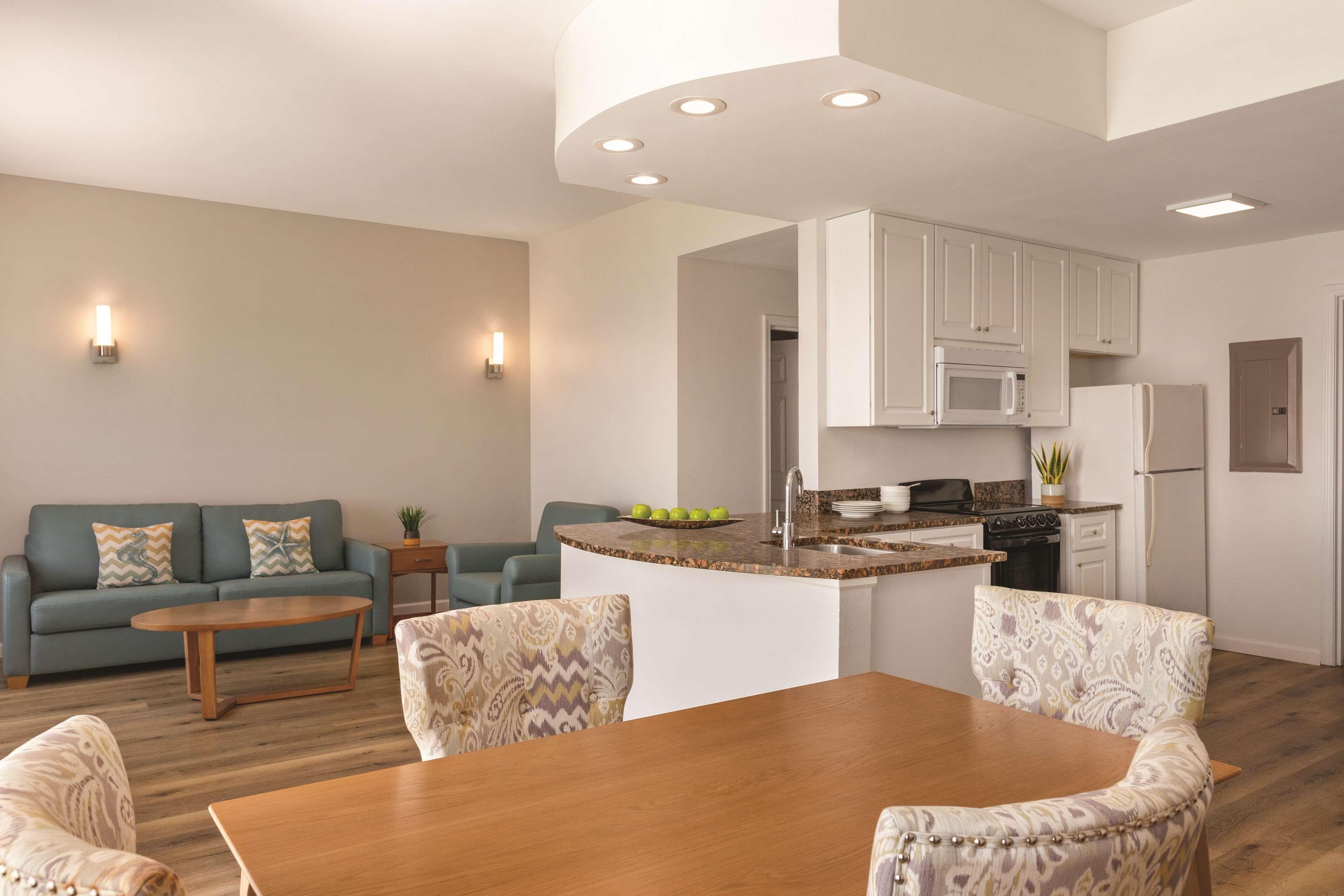 Radisson Beachfront Hotel - Panama City Beach — 14