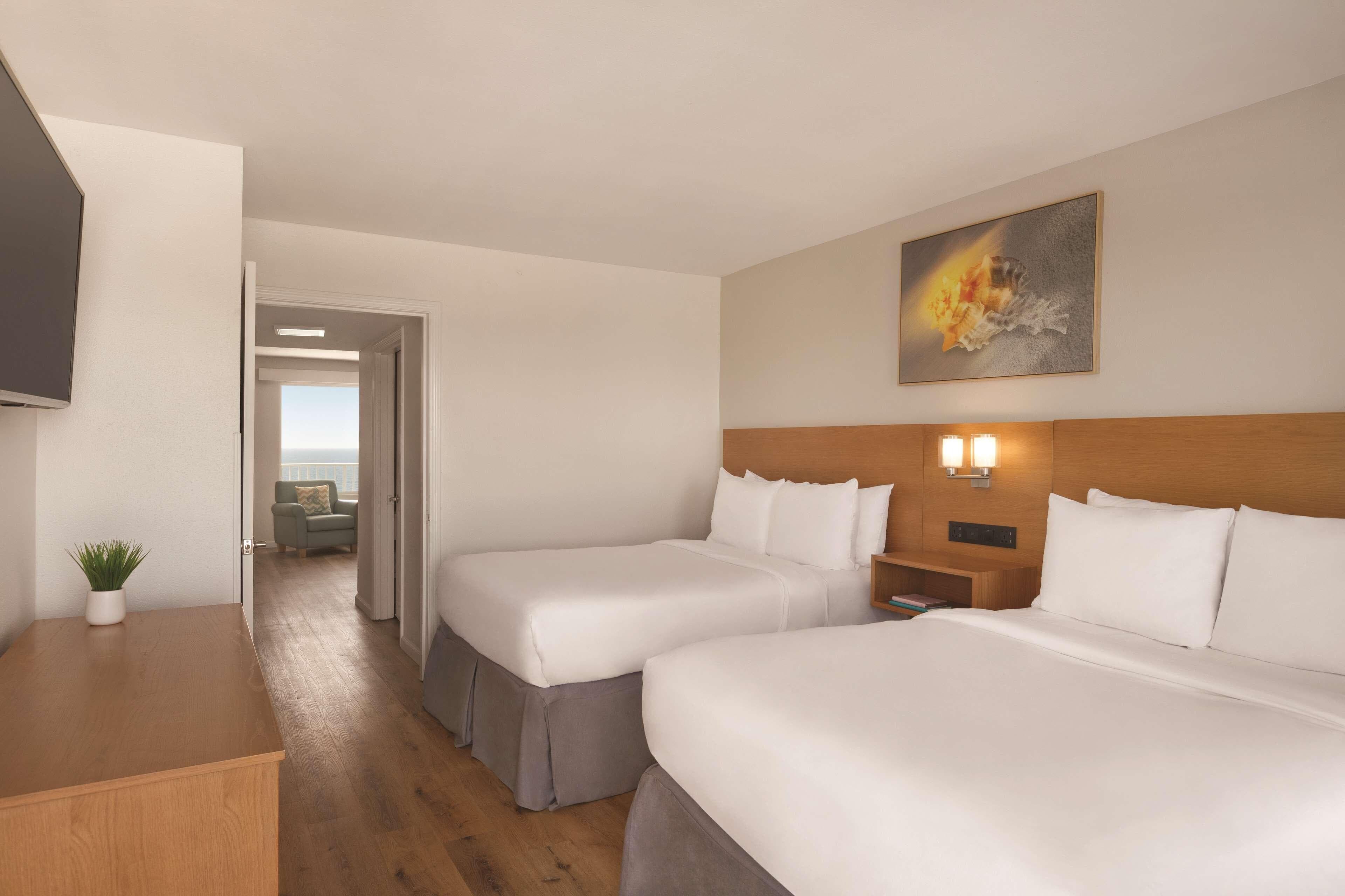 Radisson Beachfront Hotel - Panama City Beach — 9