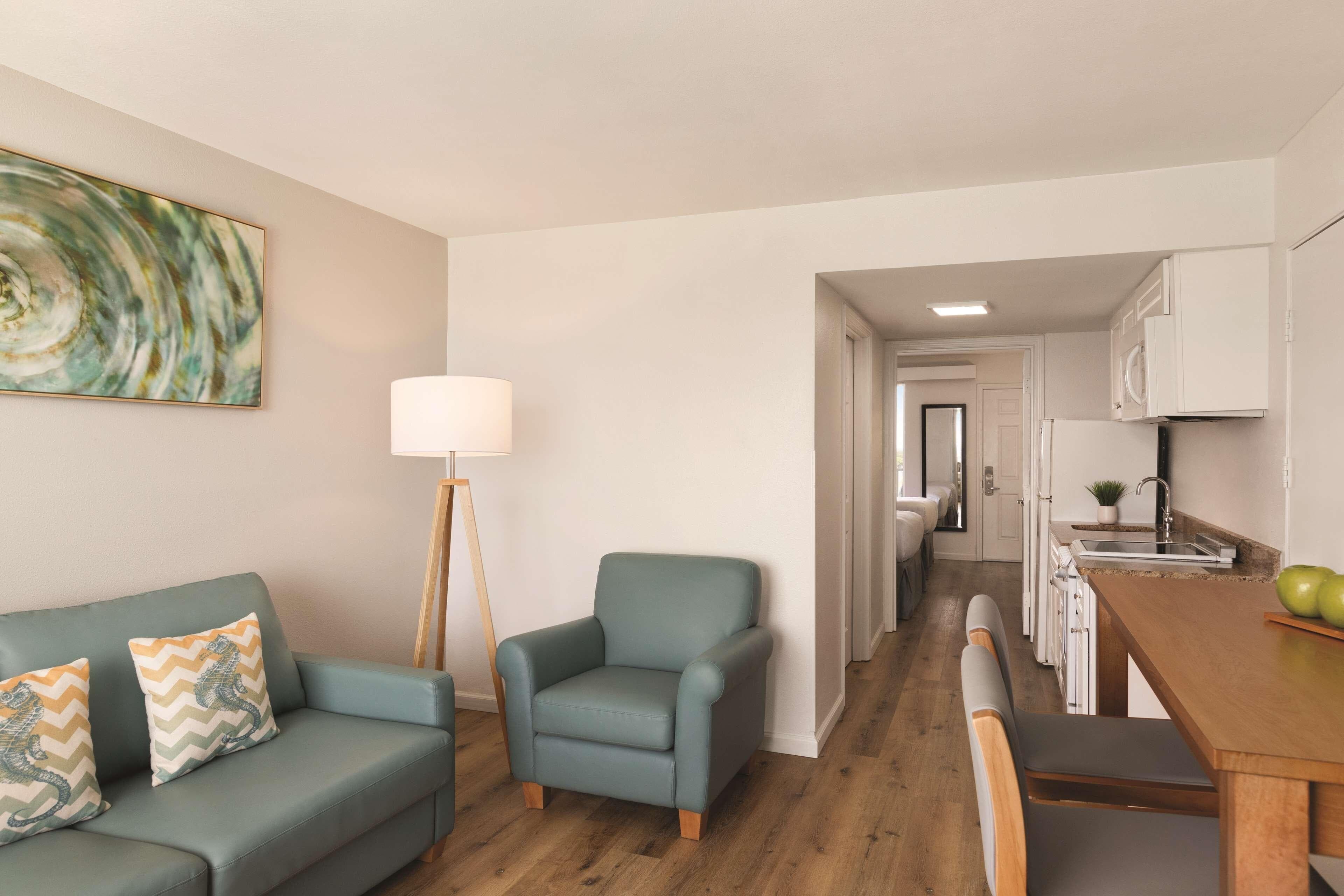 Radisson Beachfront Hotel - Panama City Beach — 10