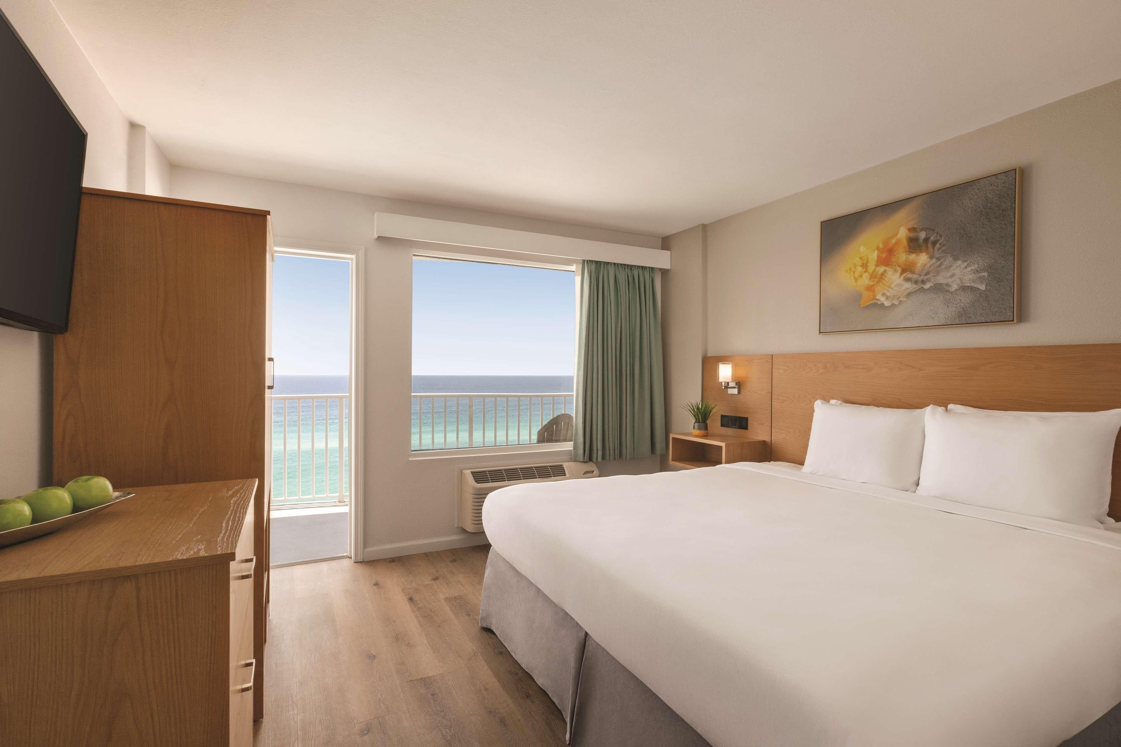 Radisson Beachfront Hotel - Panama City Beach — 33